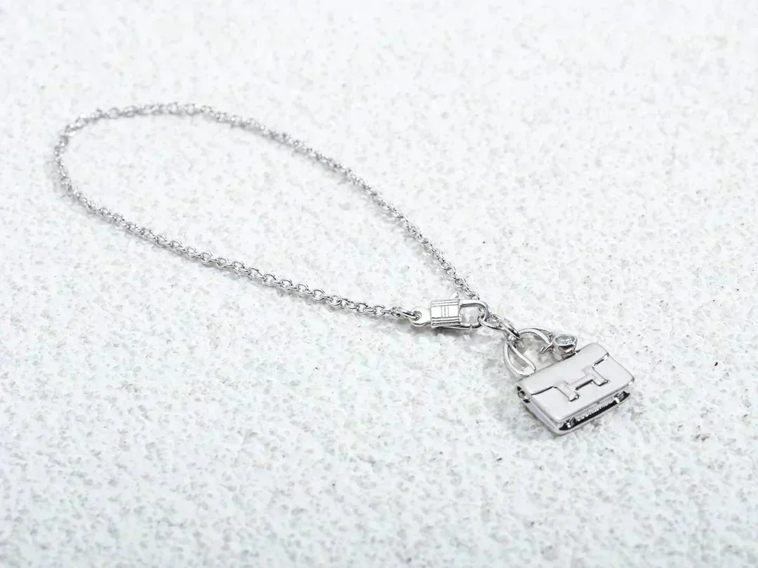 [Hermes]AMULETTE PEDANT SILVER NECKLACE