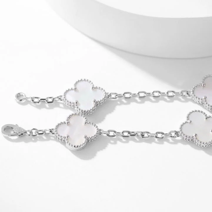 [Van Cleef & Arpels] 10 MOTIFS WHITE MOTHER OF PEARL NECKLACE