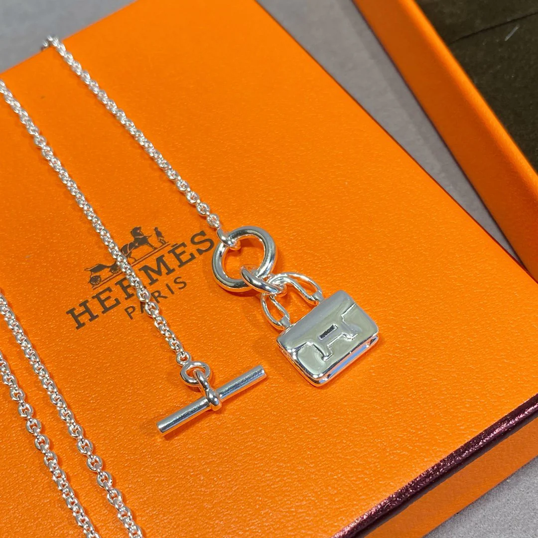 [Hermes]CONSTANCE PEDANT SILVER NECKLACE