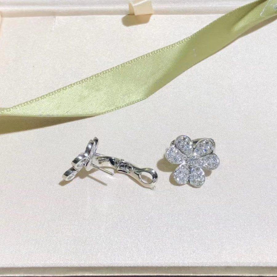 [Van Cleef & Arpels]FRIVOLE SILVER FLOWER DIAMOND EARRINGS
