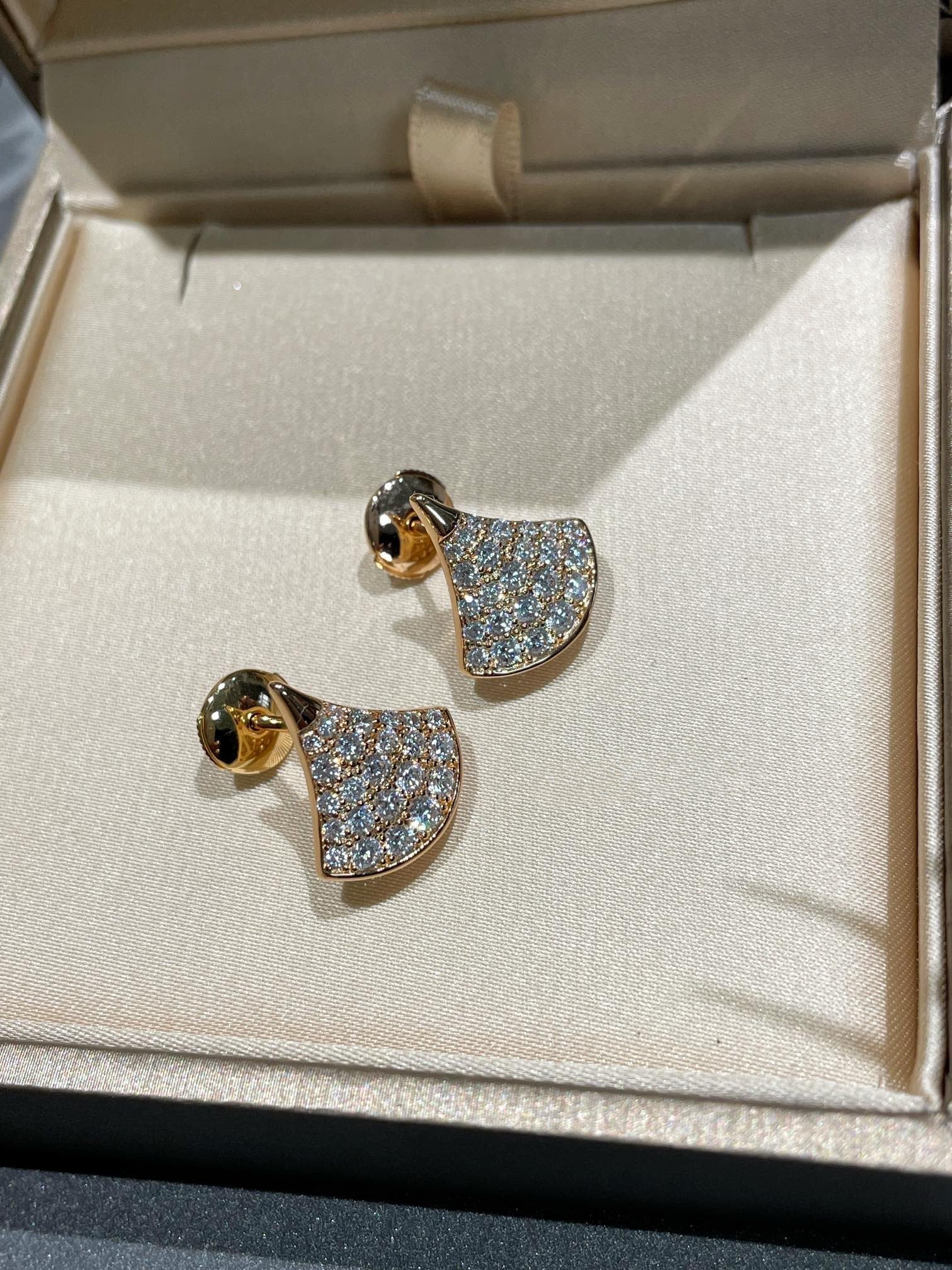[Bulgari]DREAM STUD EARRINGS DIAMOND