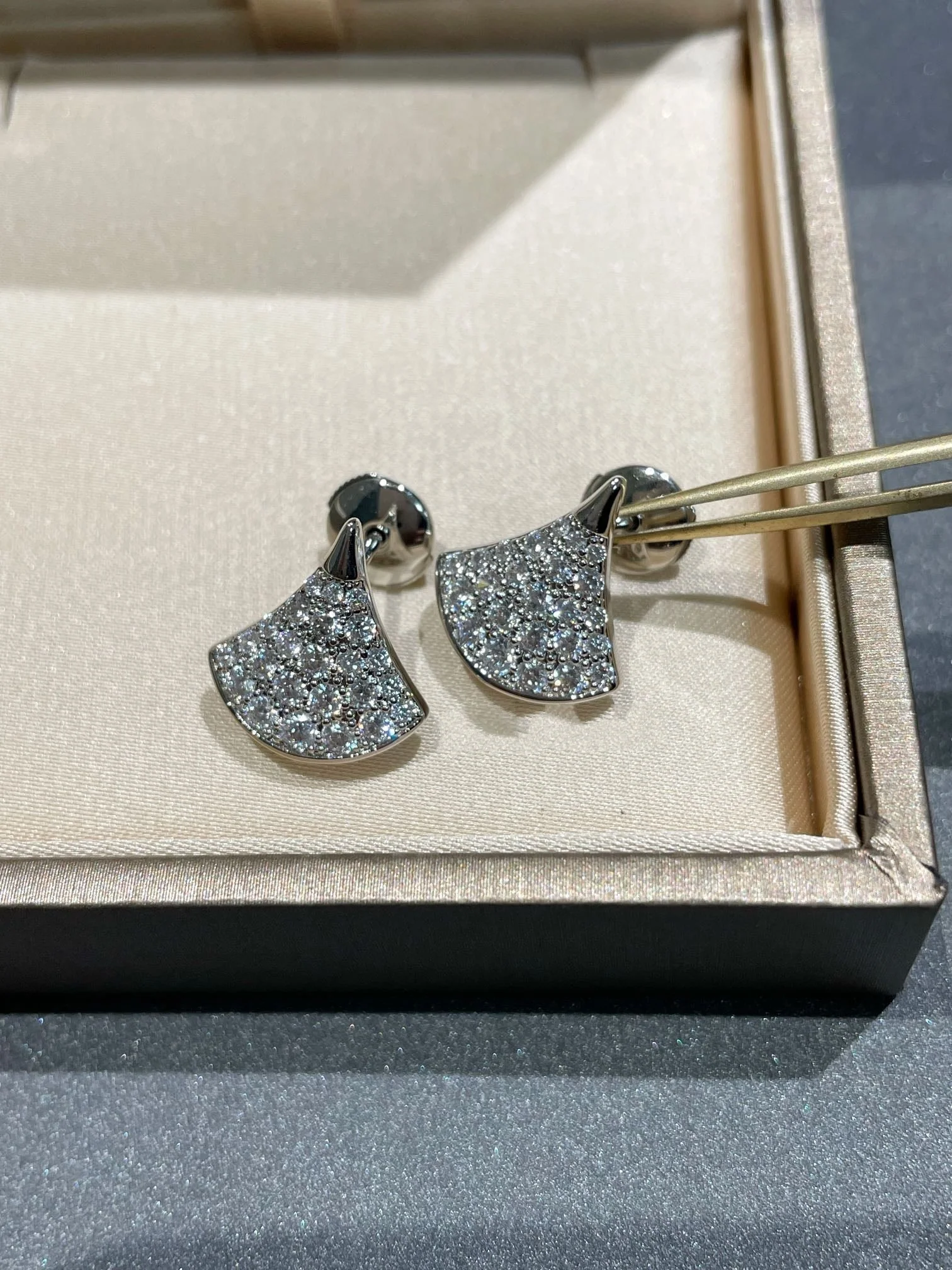 [Bulgari]DREAM STUD EARRINGS DIAMOND