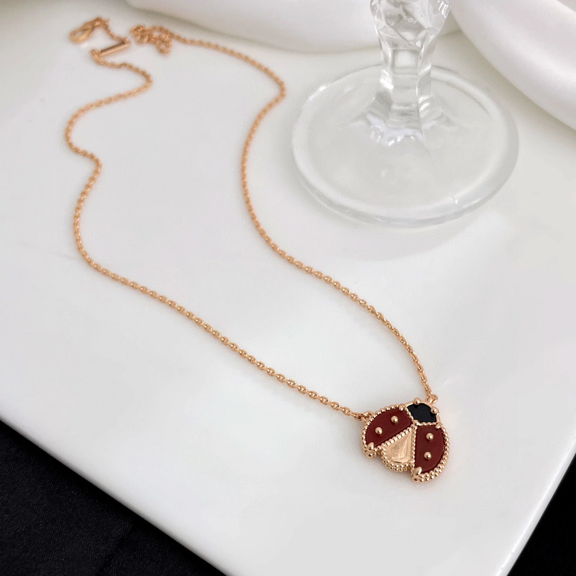 [Van Cleef & Arpels]LUCKY  CARNELIANS LADYBUG NECKLACE