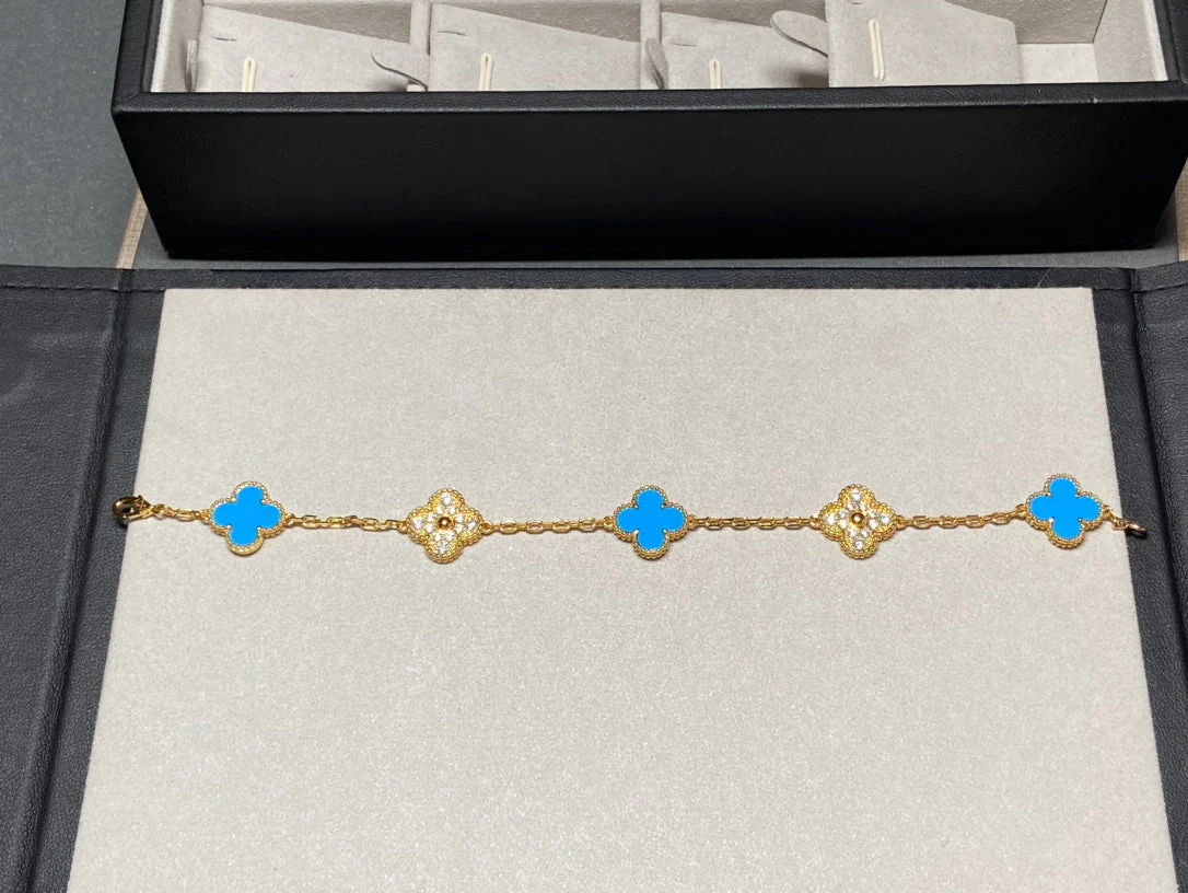 [Van Cleef & Arpels] 5 MOTIF BLUE CHALCEDONY DIAMOND GOLD BRACELET