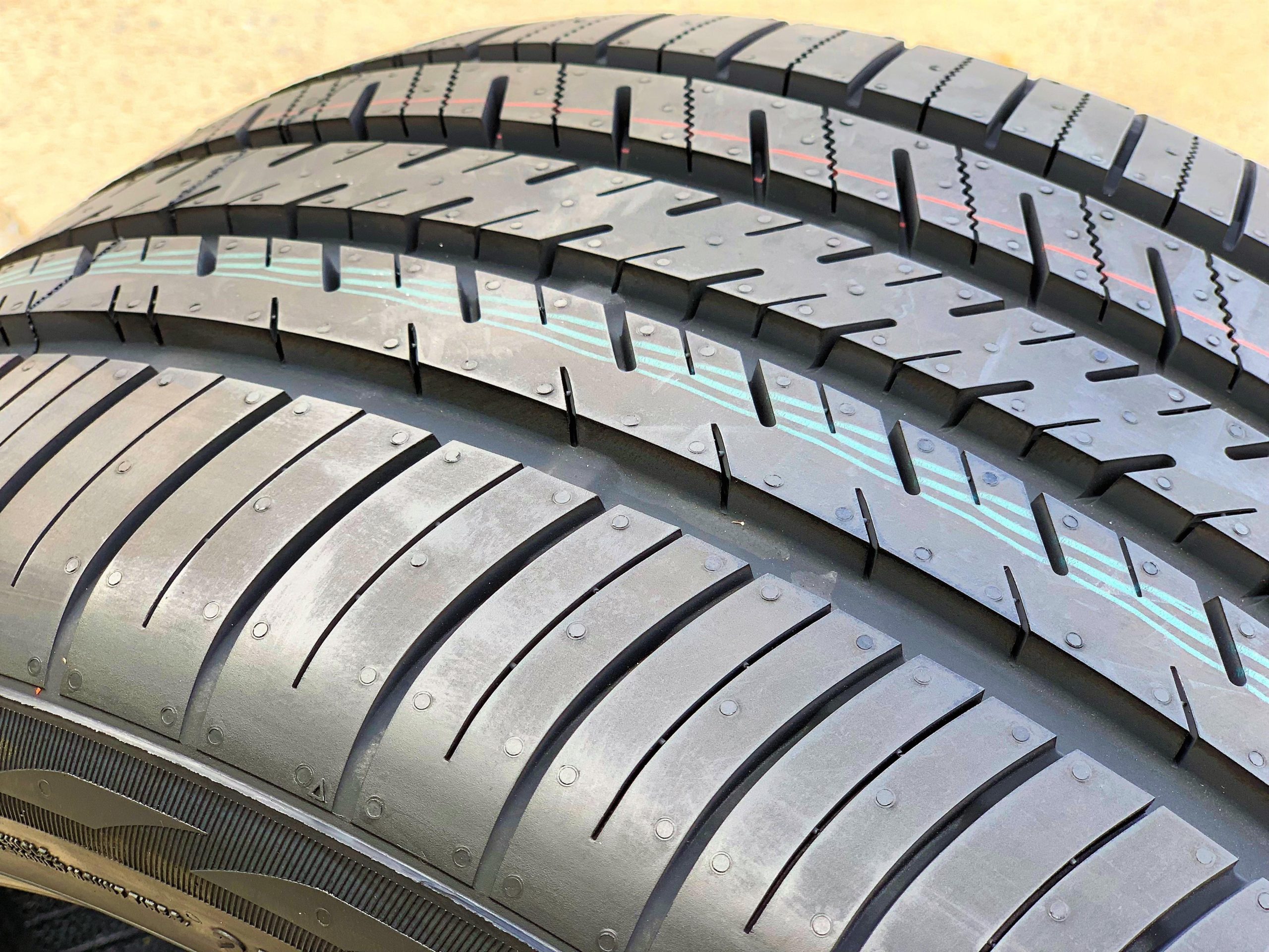 Atlas Tire Force UHP 235/40R18 ZR 95Y XL High Performance All Season Tire