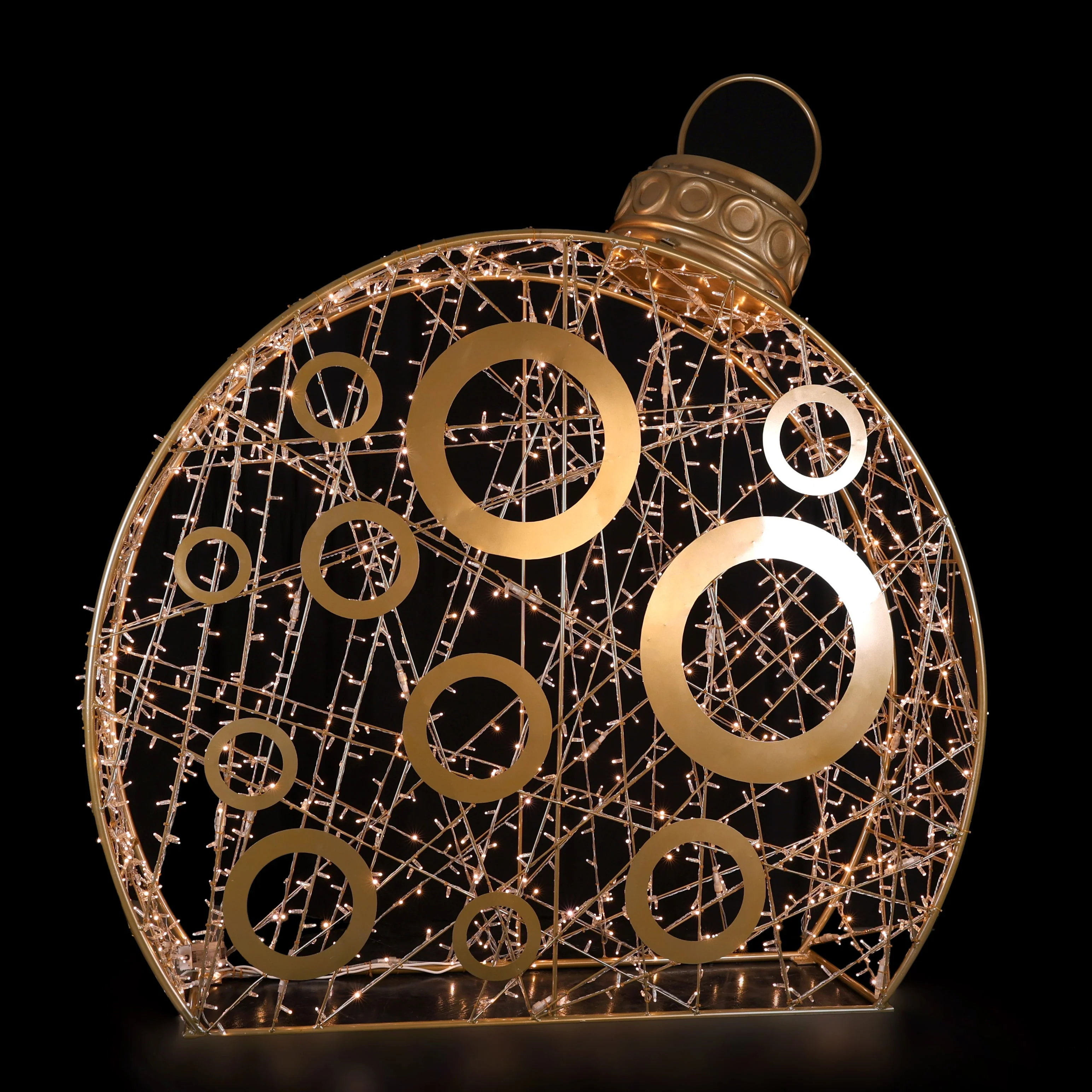 Spotlight Ornament 12Ft