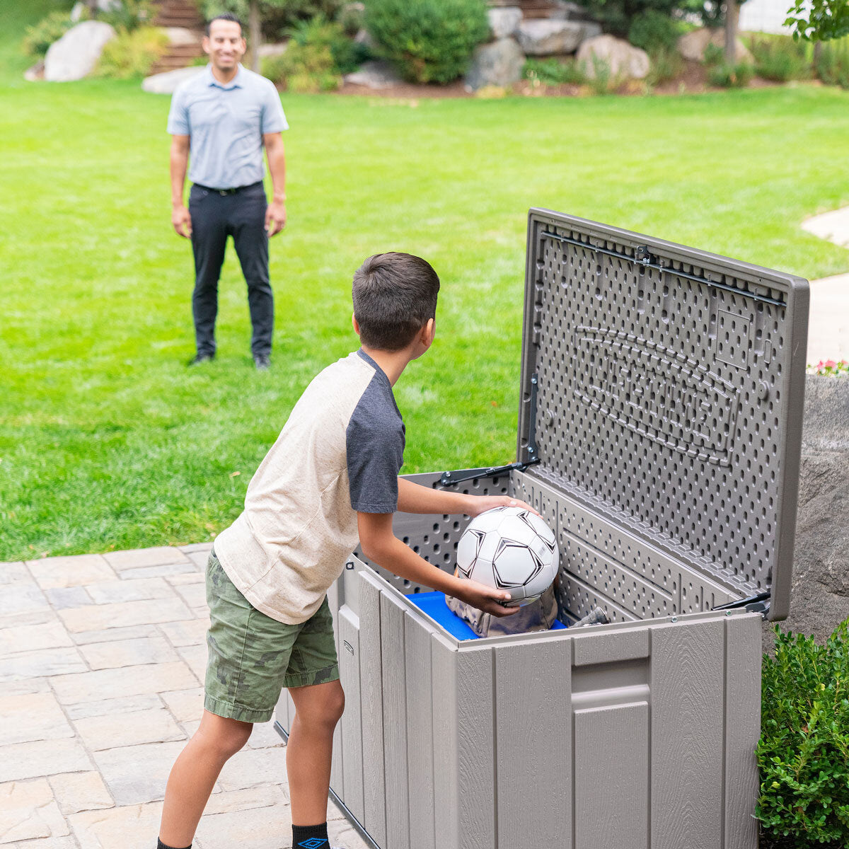 2026 Lifetime 568 Litre Modern Outdoor Storage Deck Box – Model 60384U