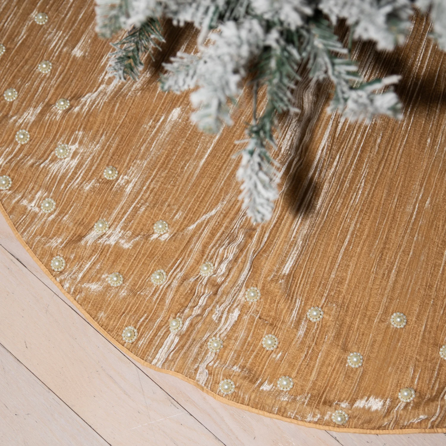 Gold Scattered Pearls Tree Skirt, 48