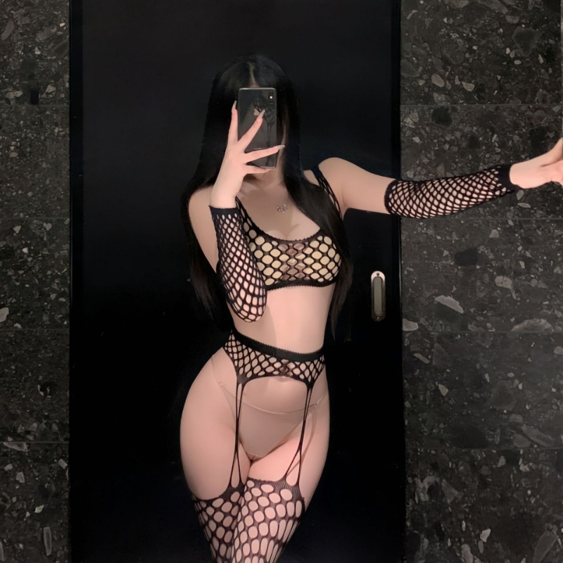 Strappy Mesh Stocking Set