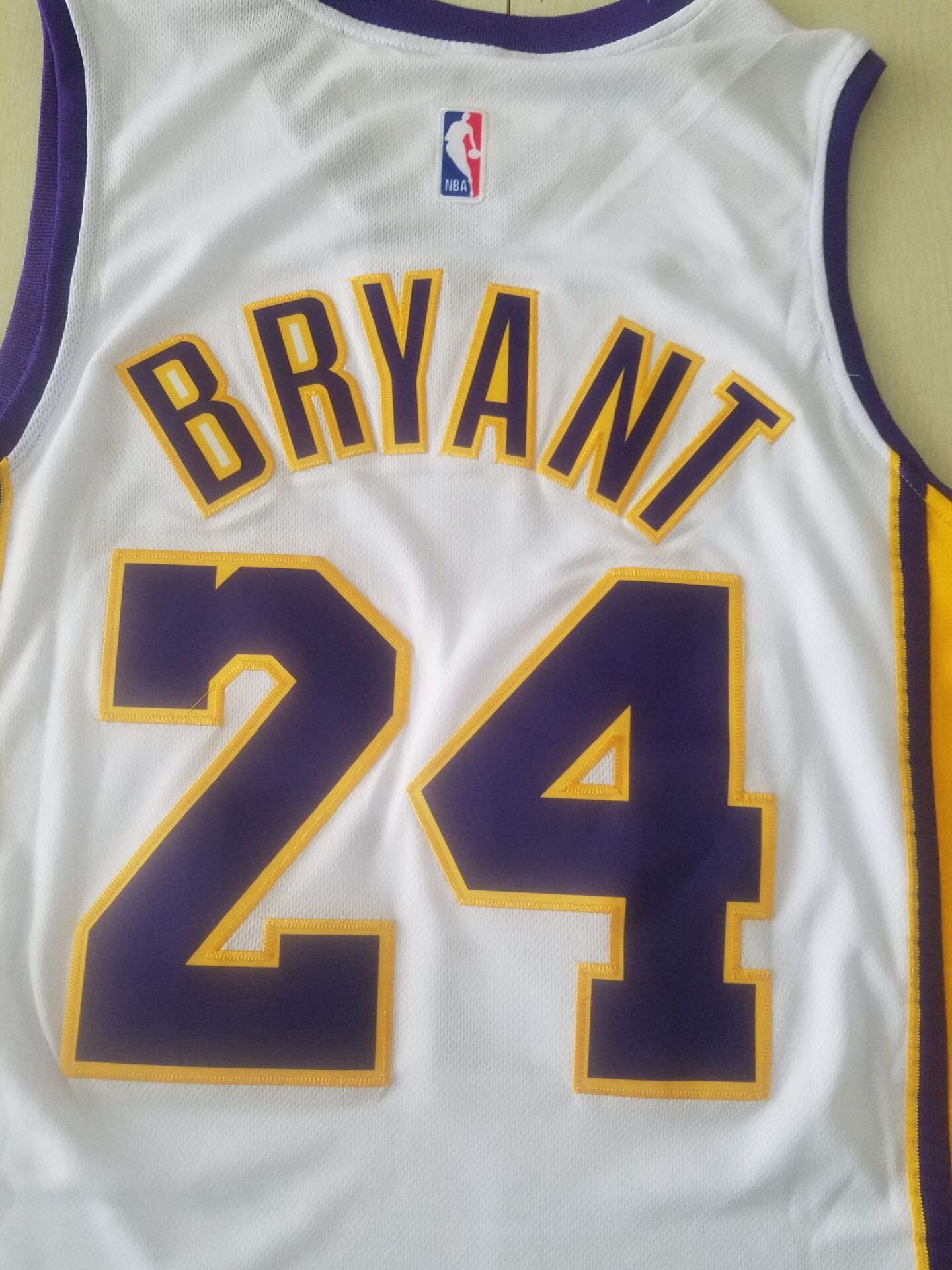 Men's Los Angeles Lakers Kobe Bryant #24 White Swingman Player Jersey