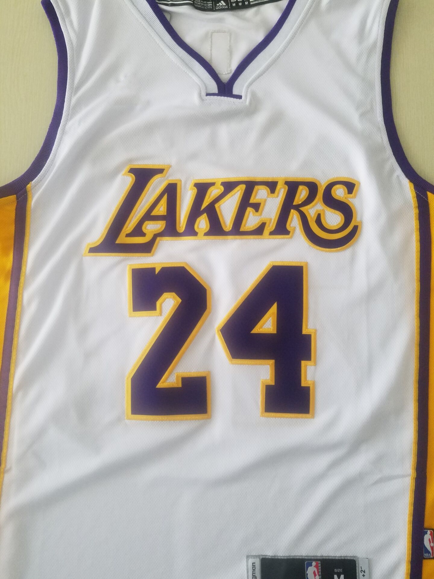 Men's Los Angeles Lakers Kobe Bryant #24 White Swingman Player Jersey