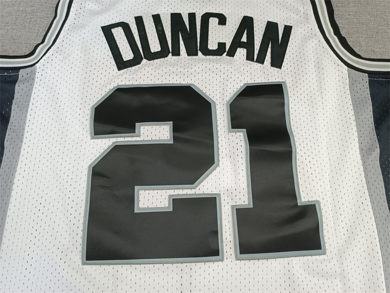 Men's San Antonio Spurs Tim Duncan White 1998-99 Classics Swingman Jersey