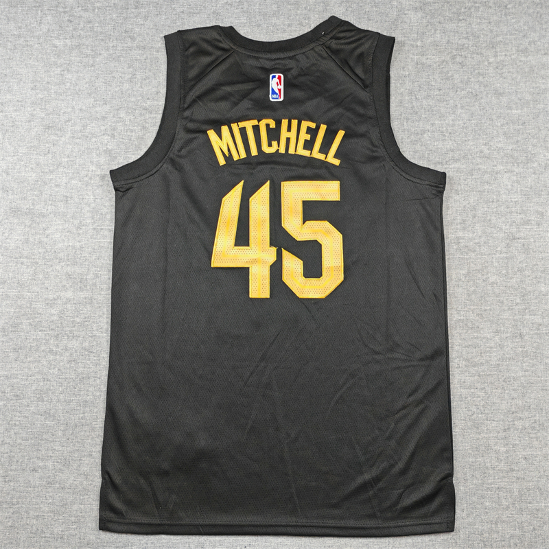 Men's Cleveland Cavaliers Donovan Mitchell #45 Black Swingman Jersey - Statement Edition