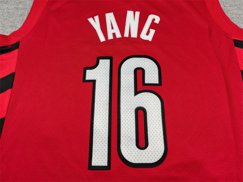 Men's Portland Trail Blazers Yang Hansen #16 Red 2022/23 Swingman Player Jersey - Statement Edition