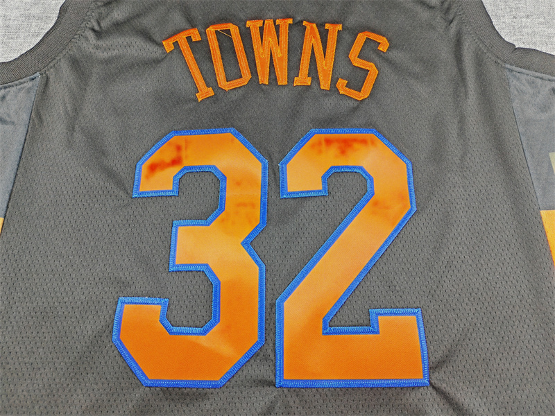 Men's New York Knicks Karl-Anthony Towns #32 Black Swingman Jersey - Statement Edition
