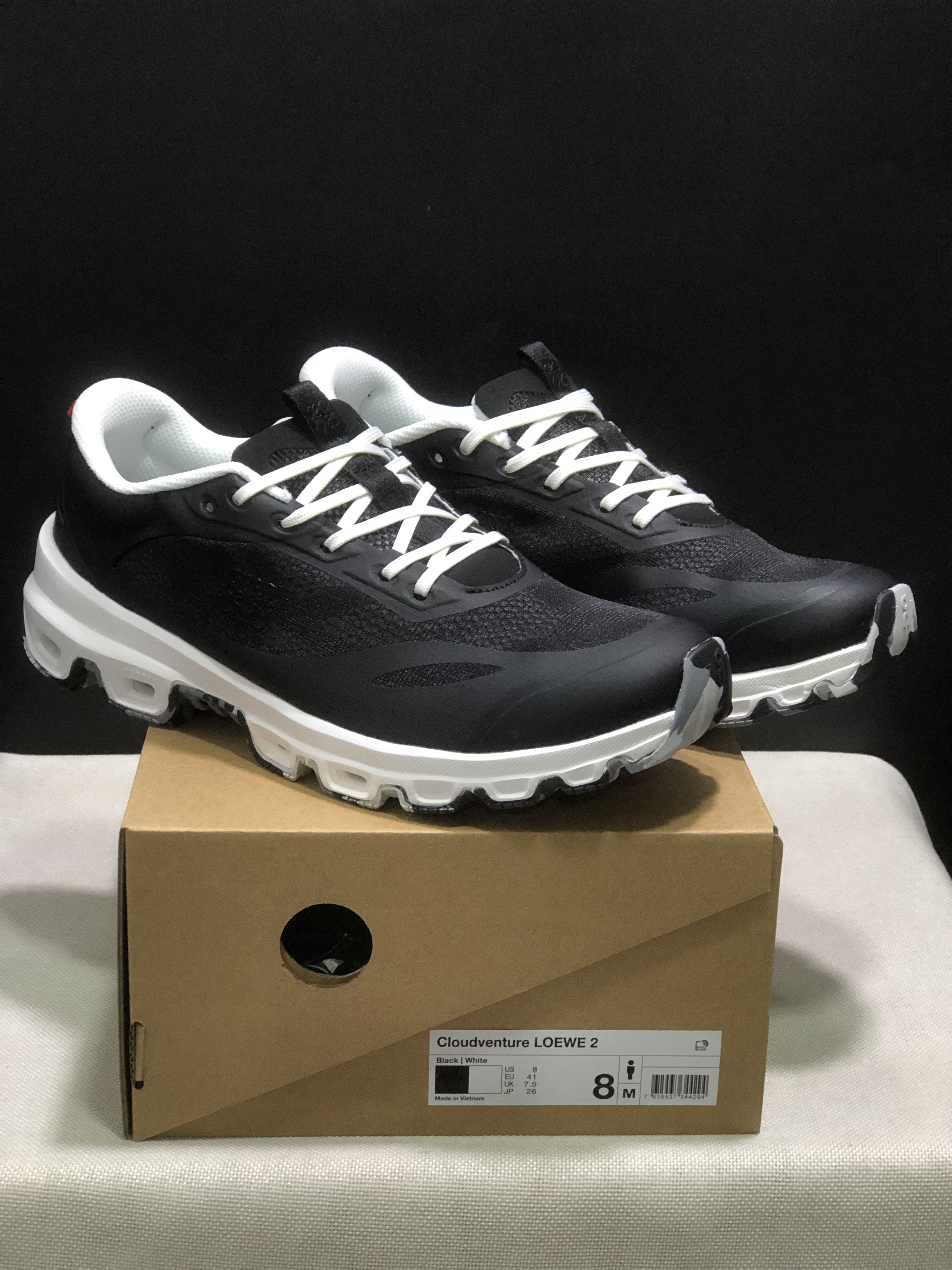 LOEWE x On Running Cloudventure 2.0 Running Shoes Co-Signed Edition Black/White