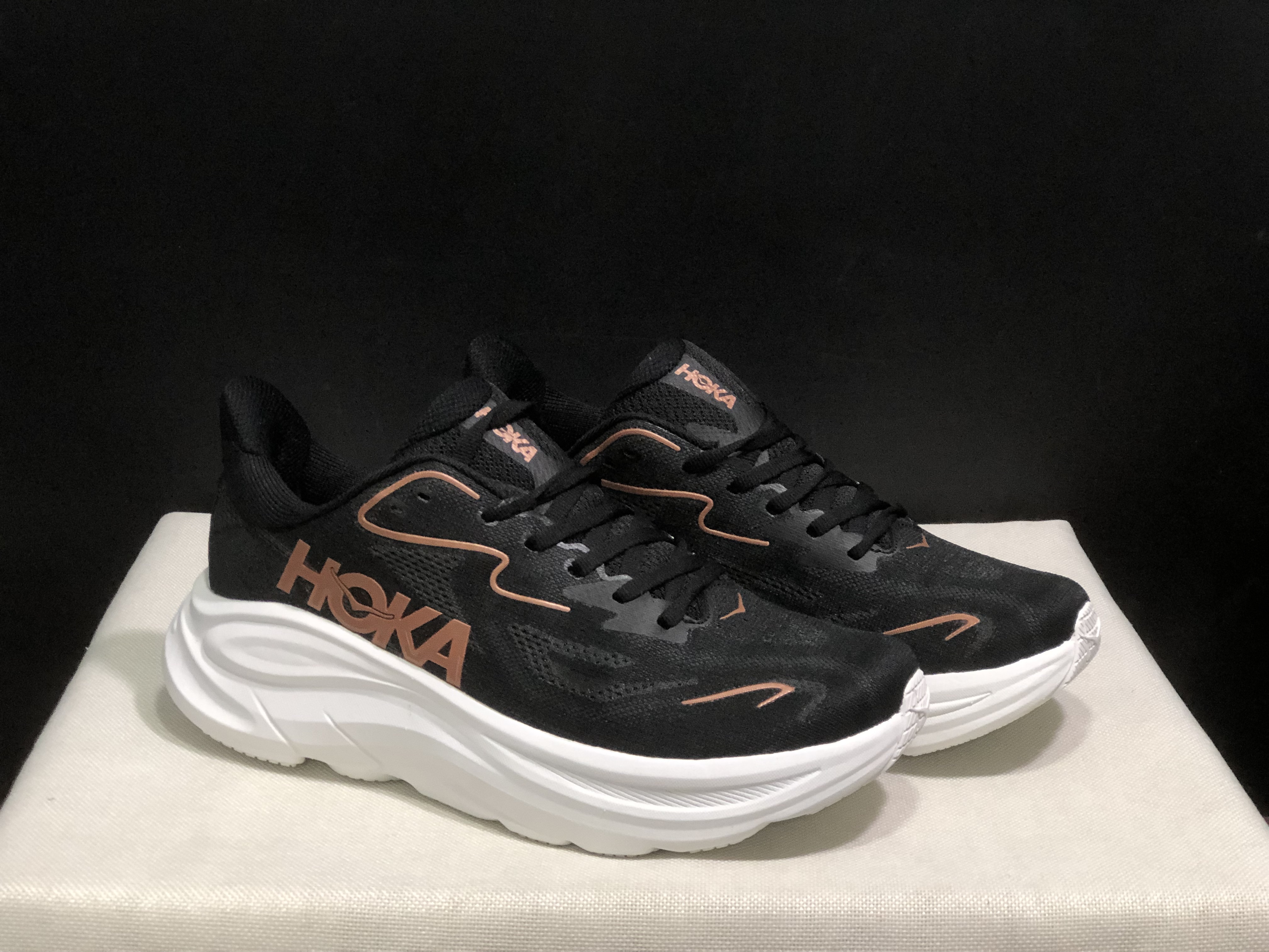 Hoka One One Clifton 10 Fashion Shoes Sneakers Black/White