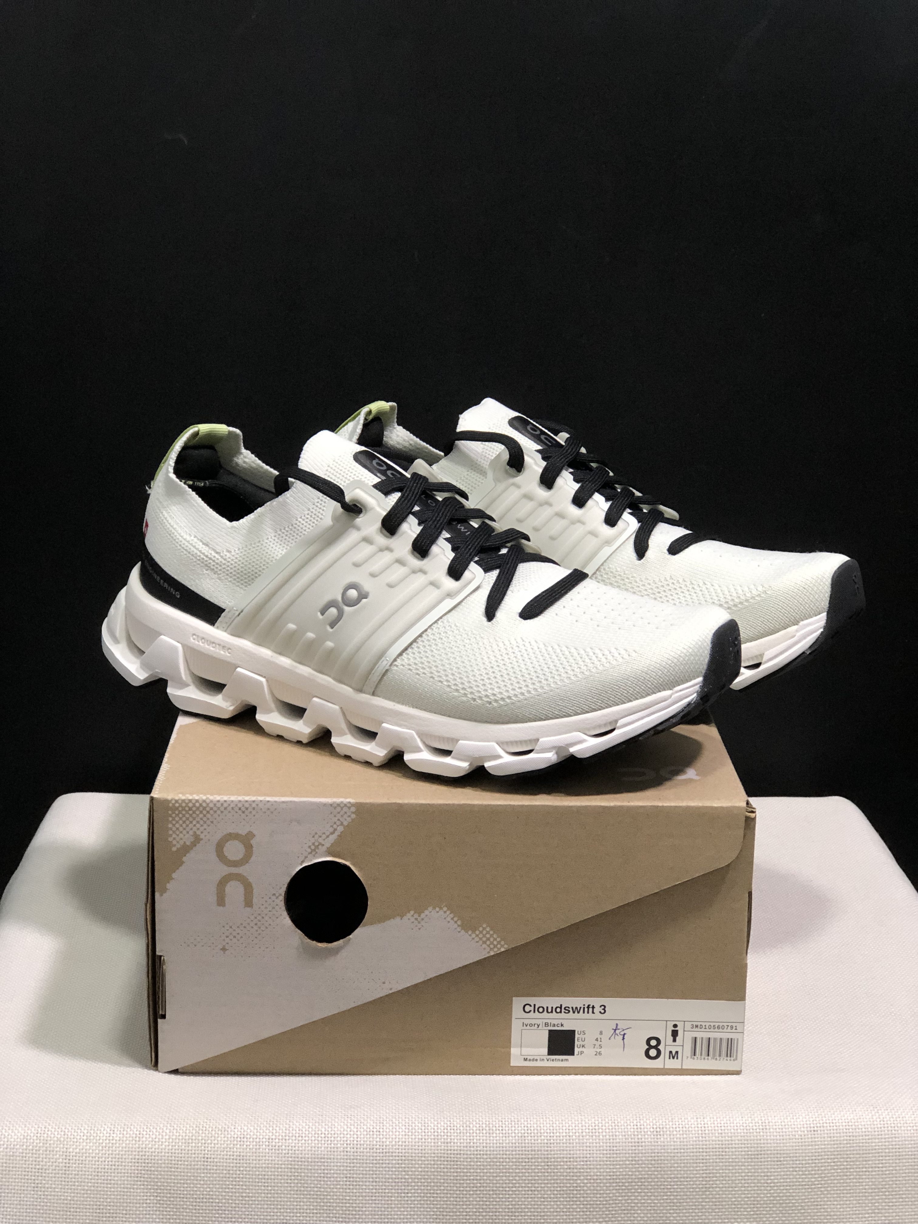 On Running Cloudswift 3 Trendy And Comfortable Running Shoes Black/Ivory