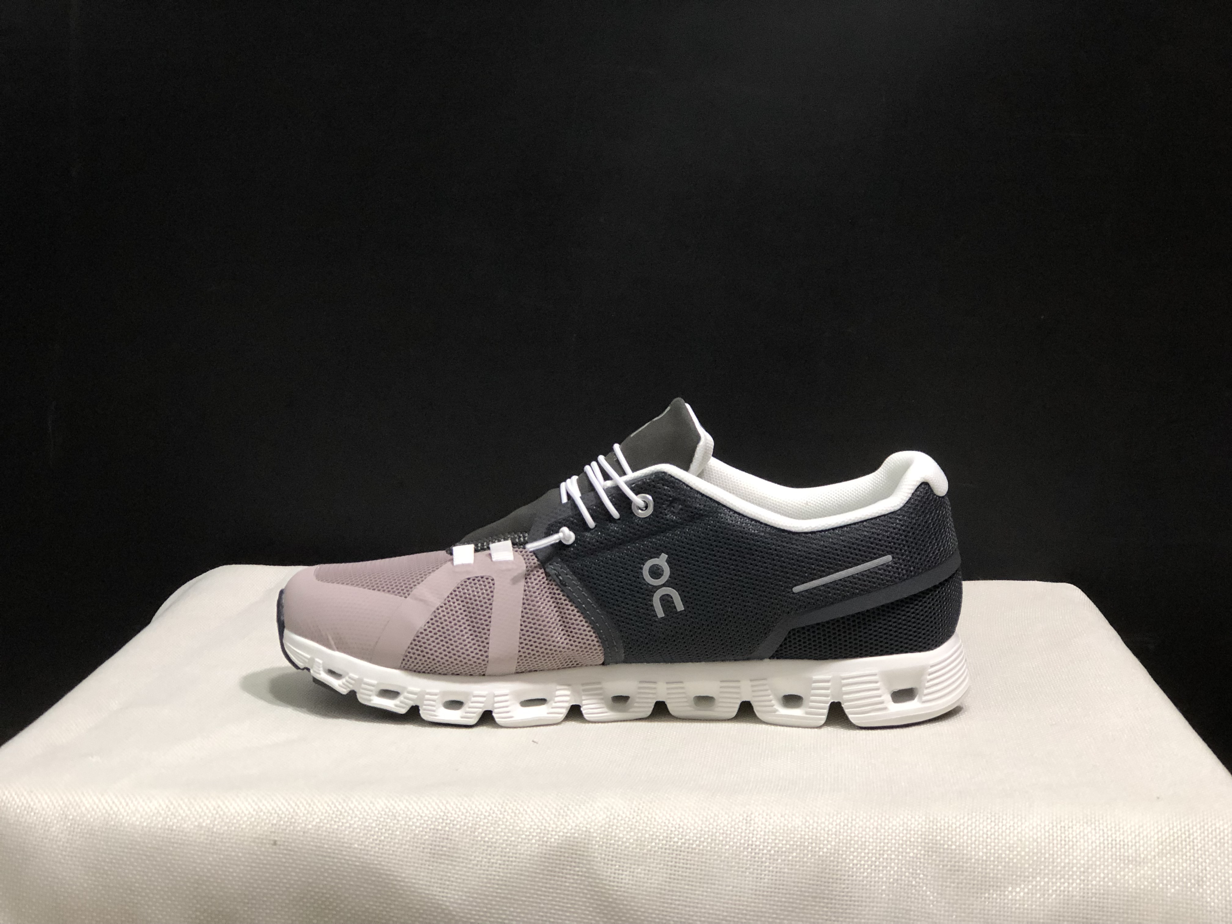 On Running Cloud 5 Lightweight Running Shoes Black/Brown