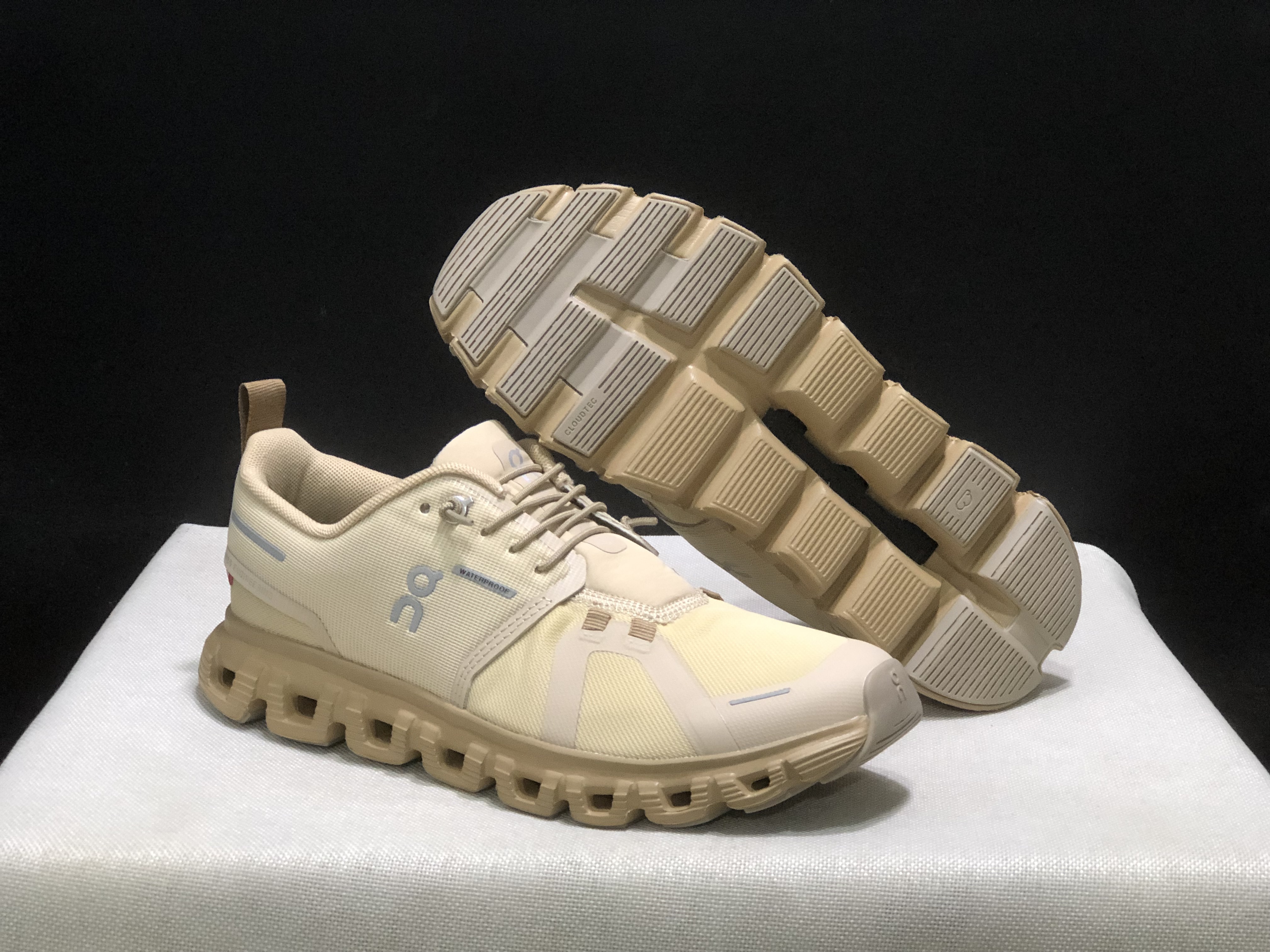 On Running Cloud 6 Casual Life Shoes Light Yellow