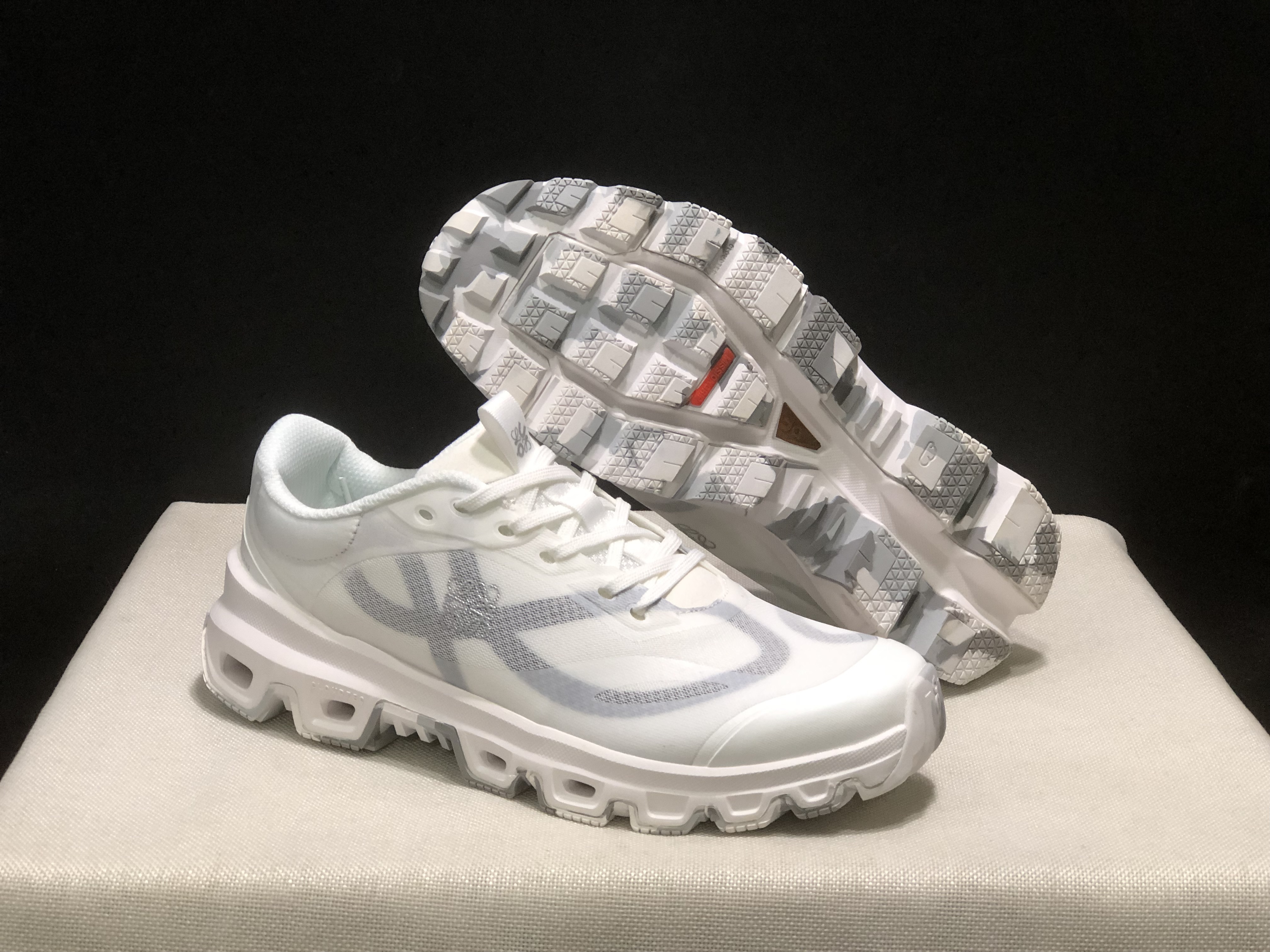 LOEWE x On Running Cloudventure 2.0 White Running Shoes Co-Signed Edition