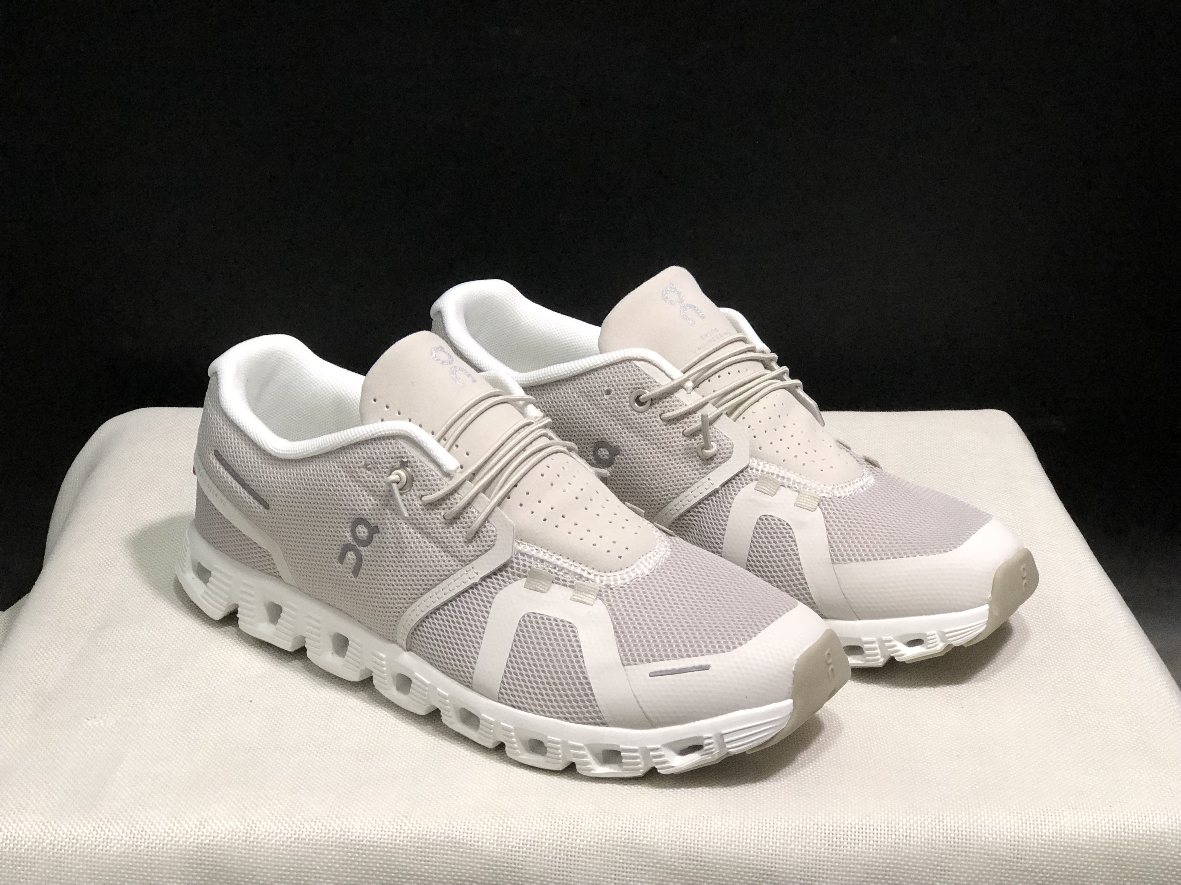 On Running Cloud 5 Lightweight Running Shoes Light Khaki