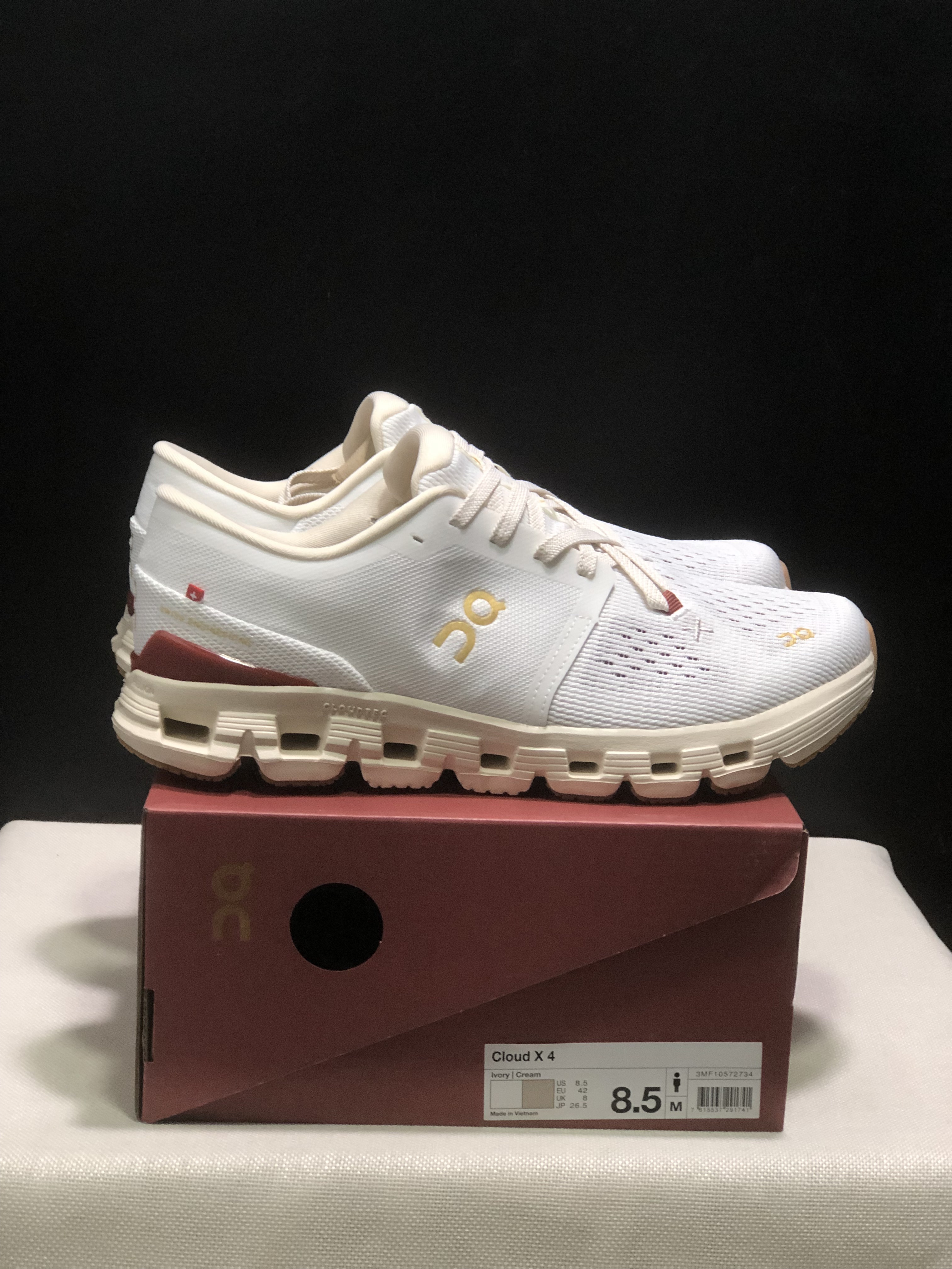 On Running Cloud X4 Comfortable Running Shoes Ivory/Cream