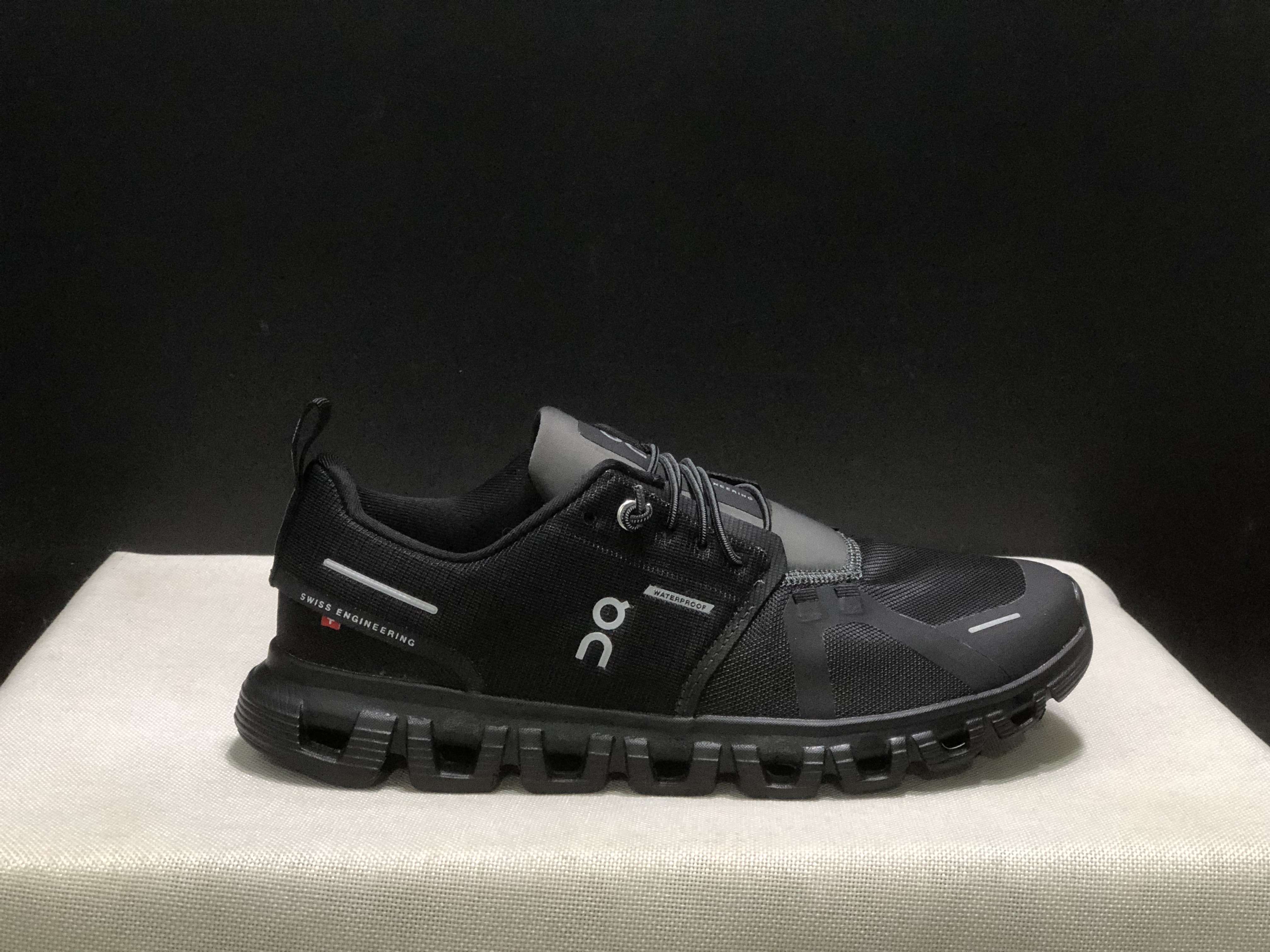 On Running Cloud 6 Casual Life Black Shoes
