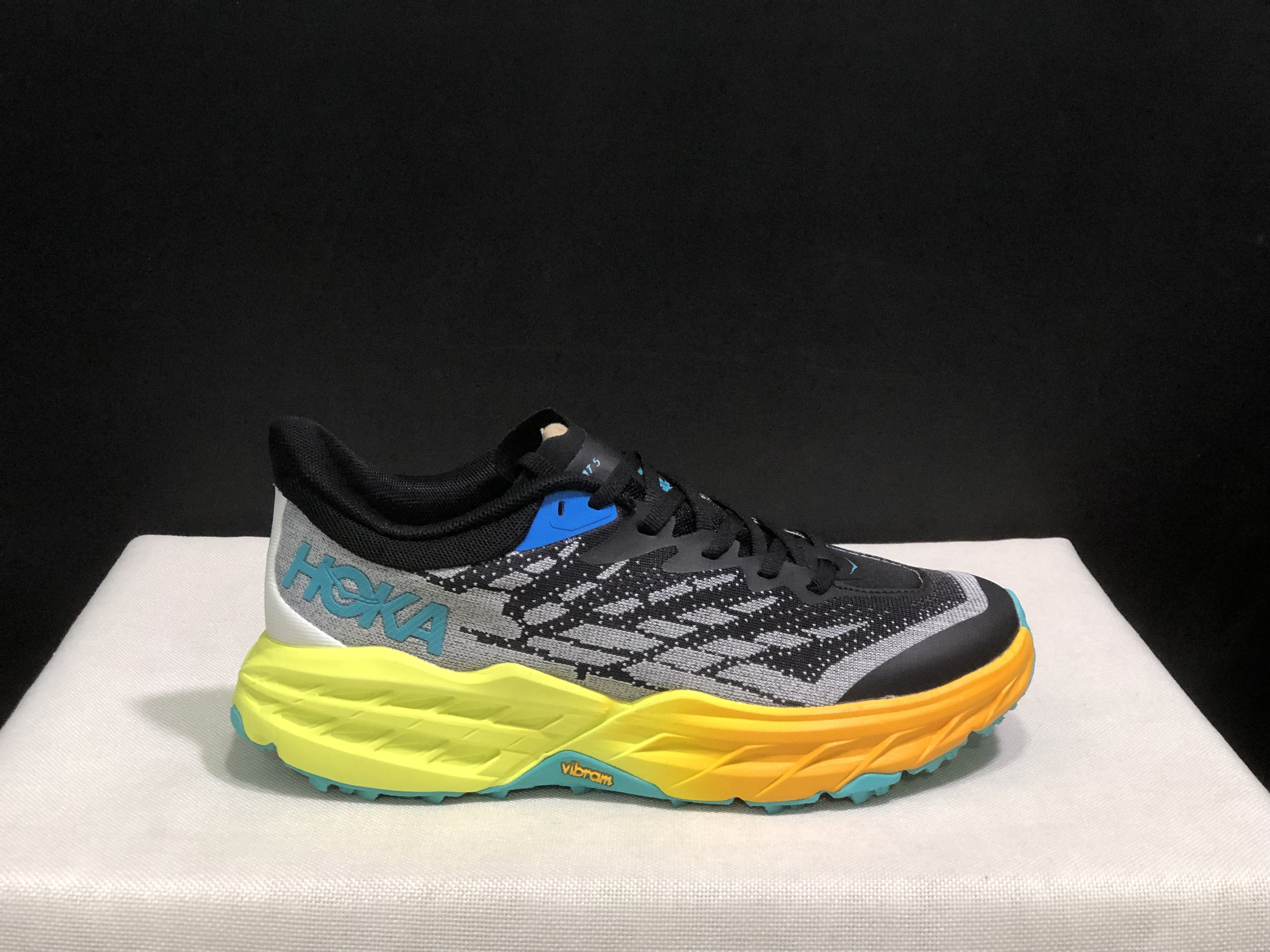 Hoka One One Speedgoat 5 Men's Trail Running Shoes Sneakers Black/Gold