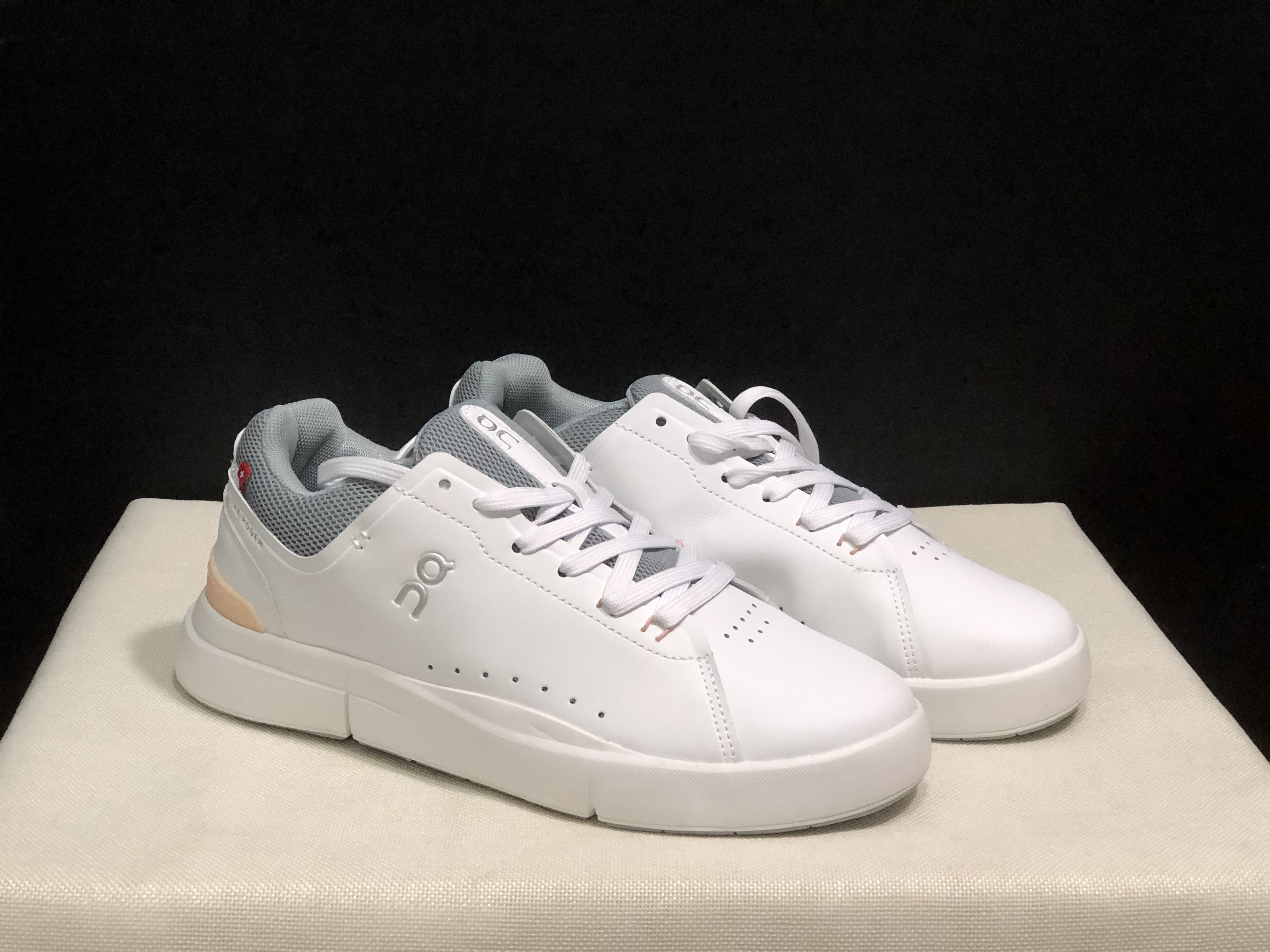 On Running The Roger Spin Board Shoes Grayish-White