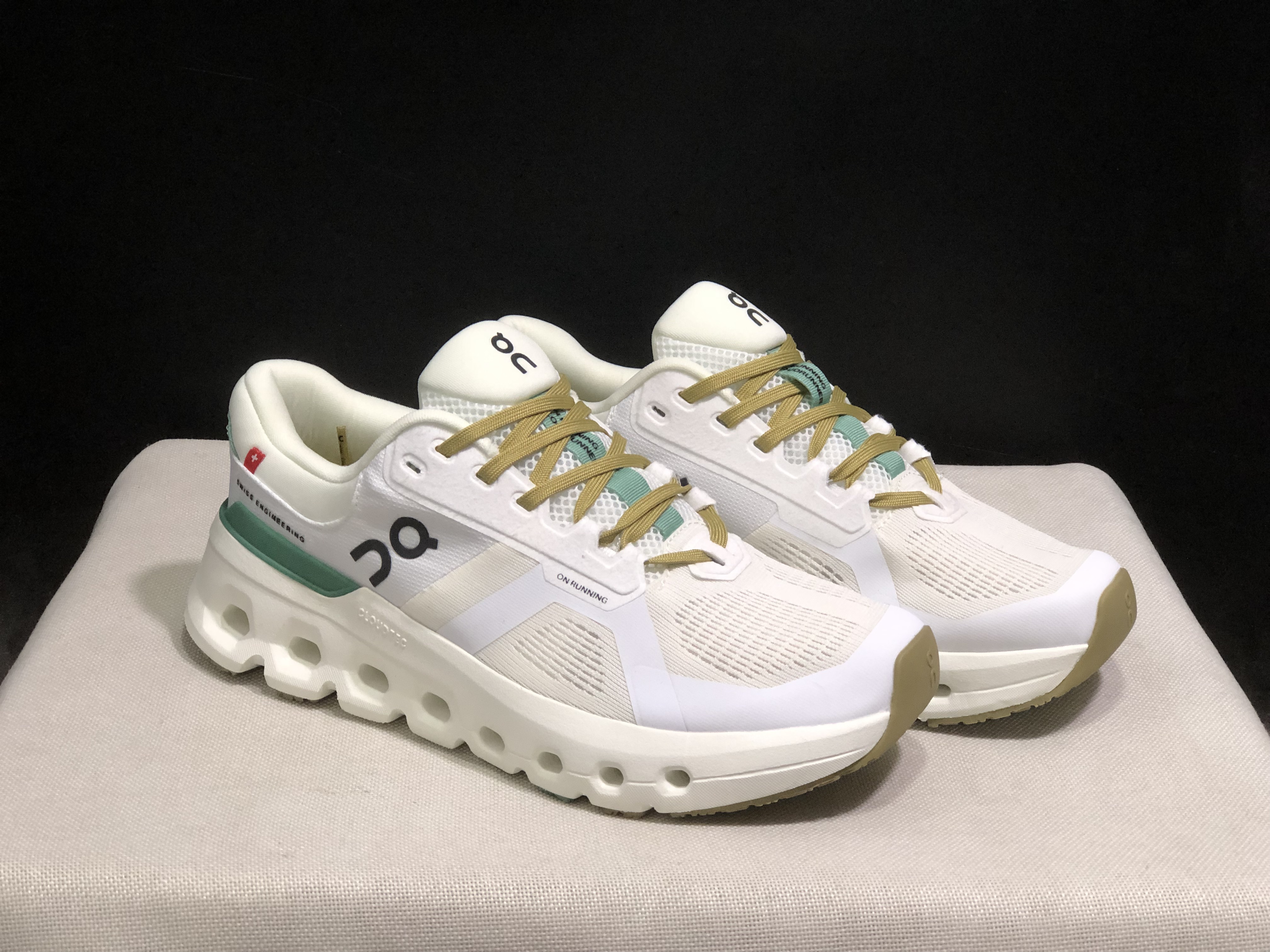 On Running Cloudrunner 2 Mesh Breathable Beige Running Shoes