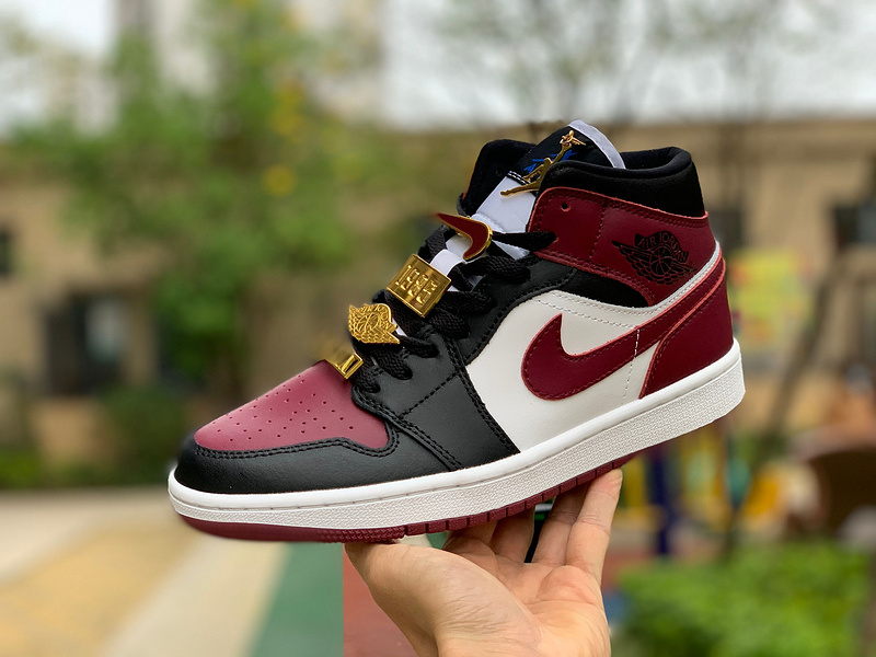 Nike Air Jordan 1 Mid SE Gold Pendants Beetroot/Black/White Sneakers