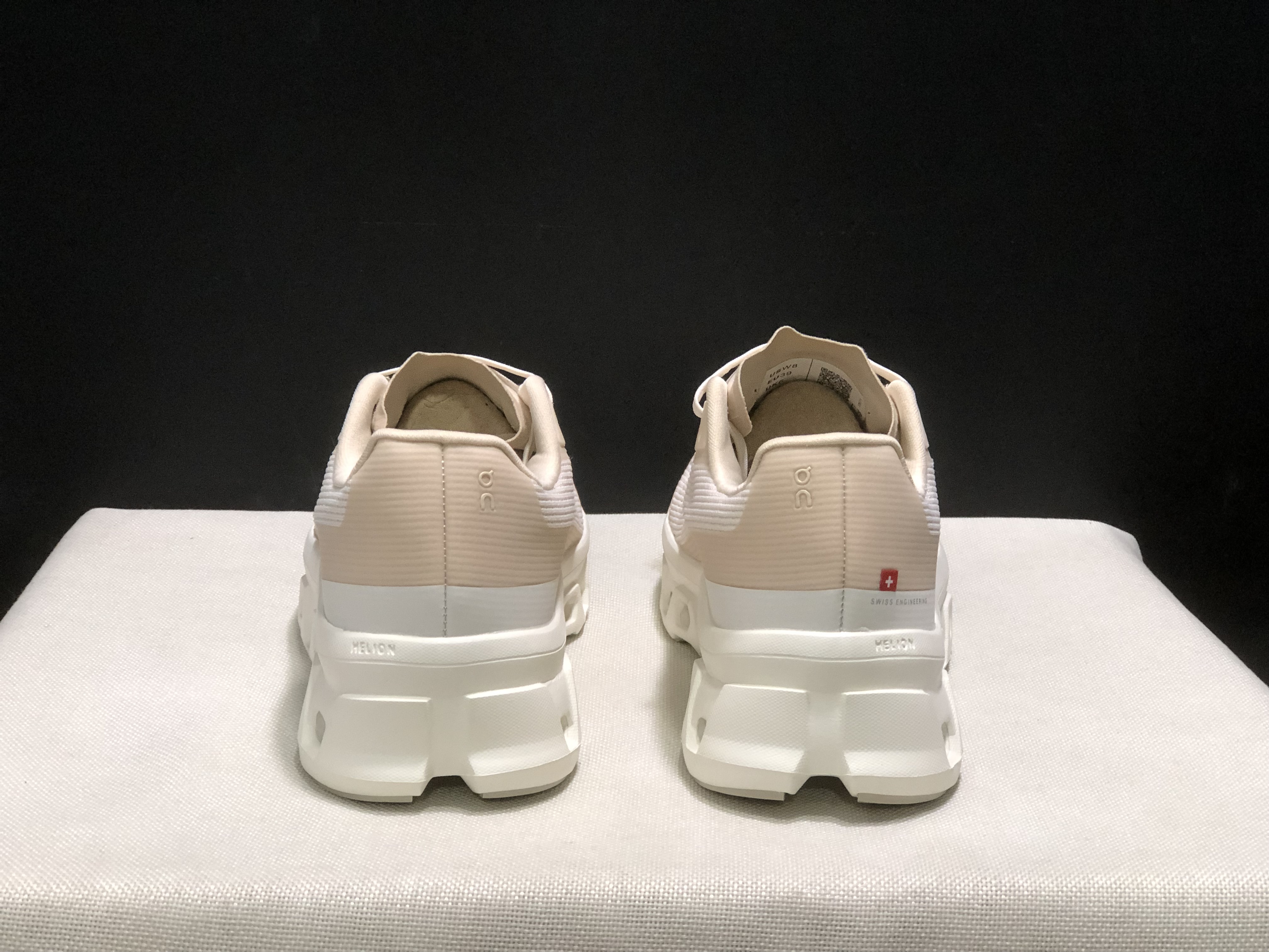 On Running Cloudmonster Void 1 M Casual Running Shoes Flesh Pink/White