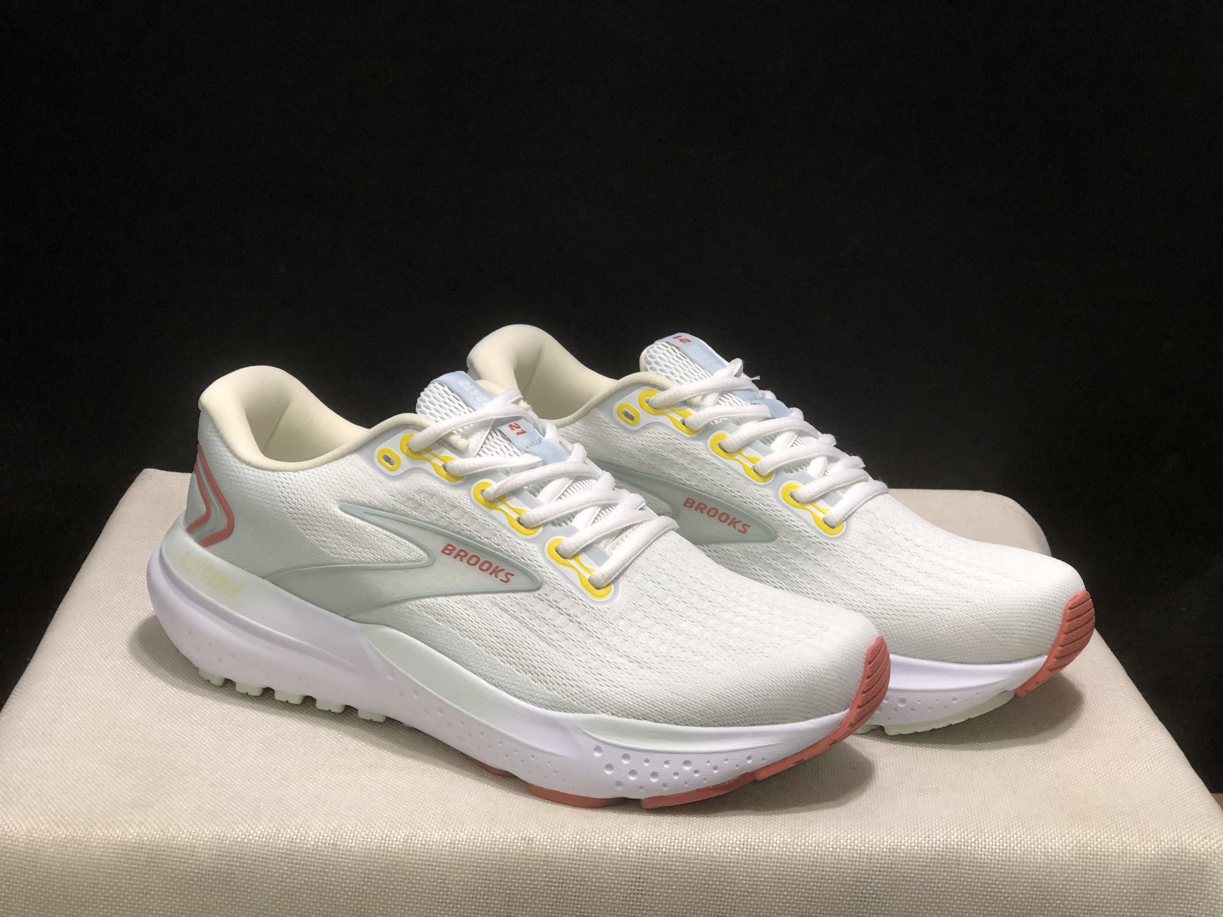 Brooks Glycerin 21 Low-top Casual Running Shoes Bright White