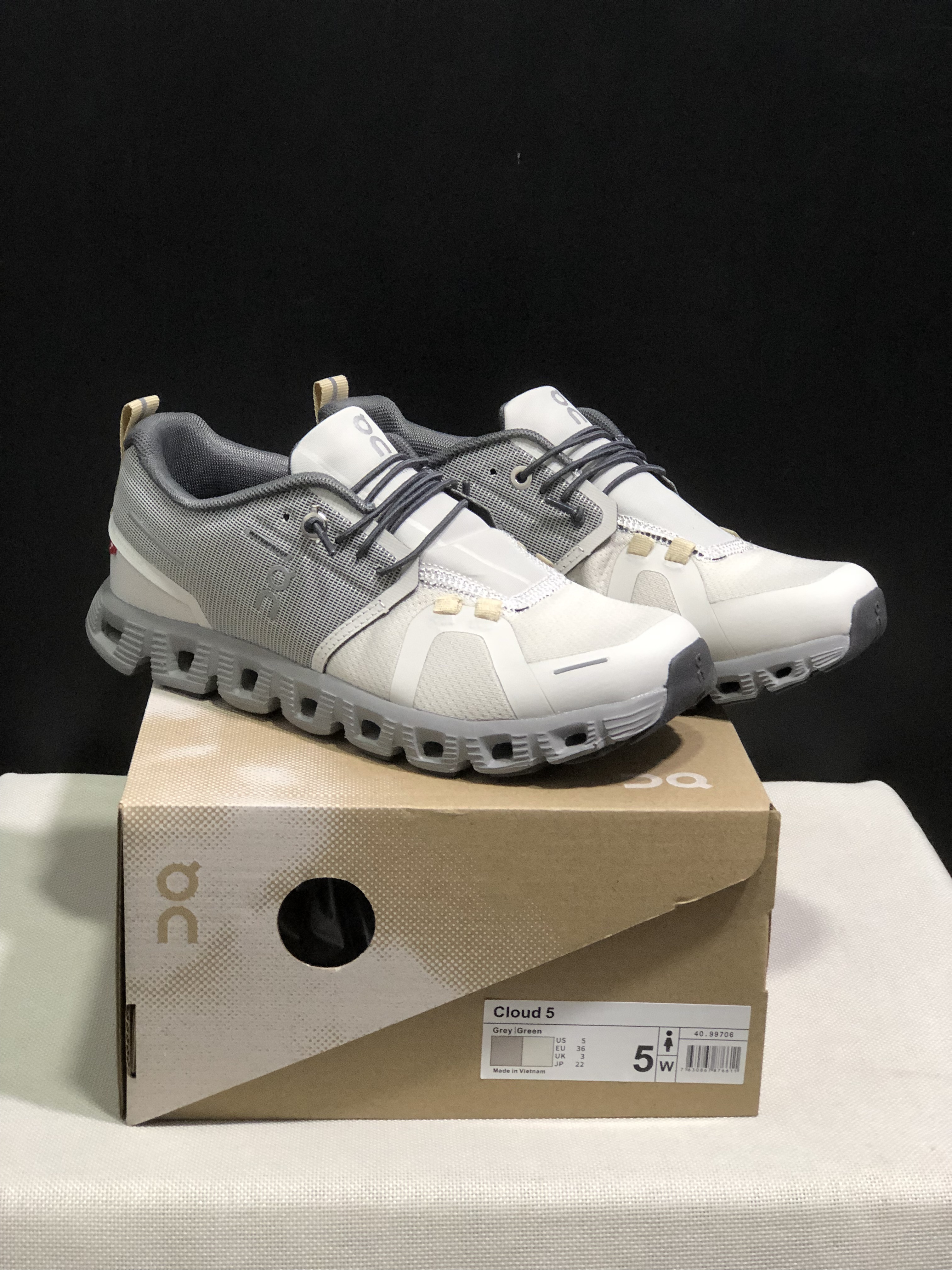 On Running Cloud 5 Lightweight Running Shoes Ivory White/Light Grey