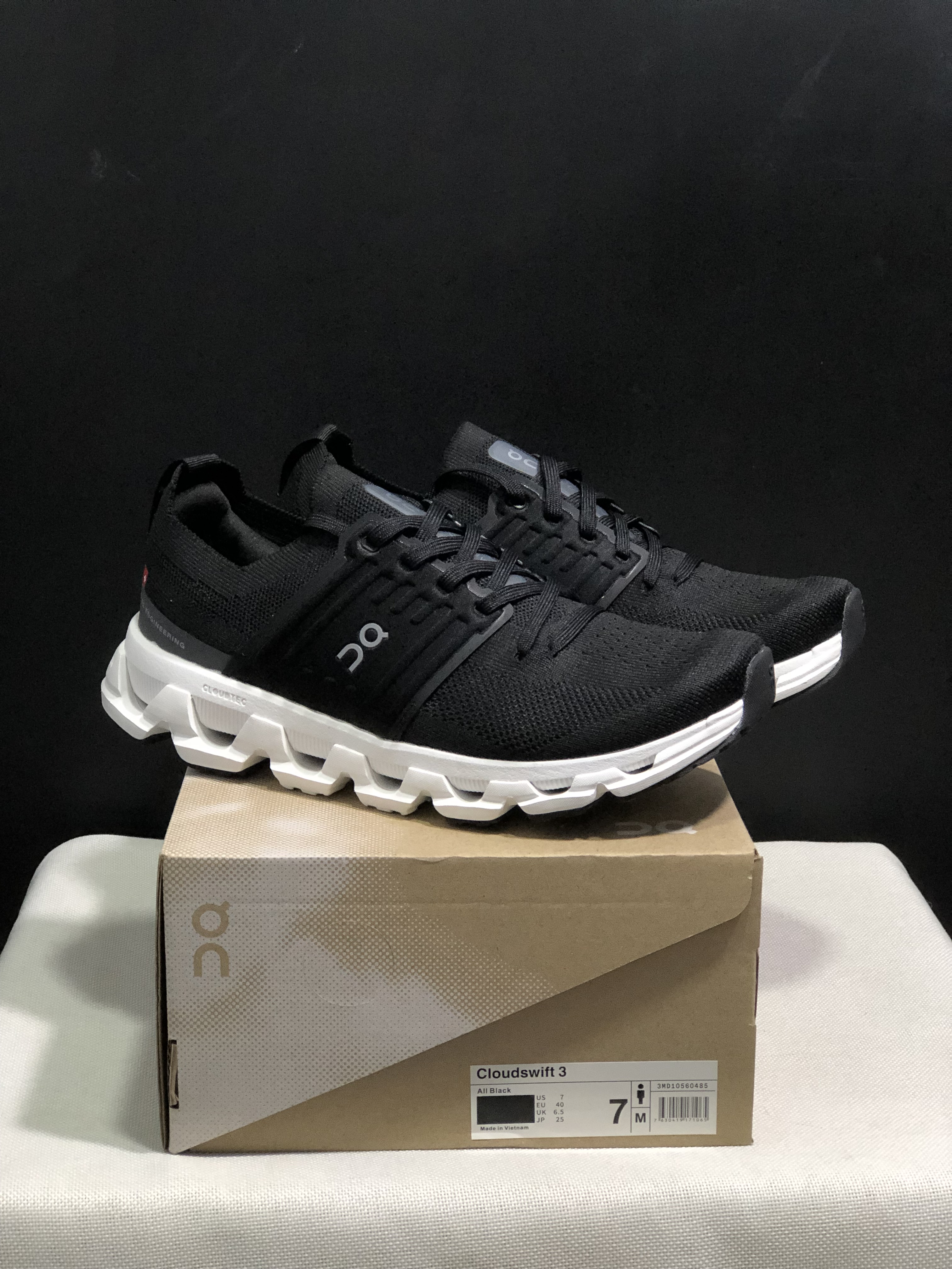 On Running Cloudswift 3 Trendy And Comfortable Black Running Shoes