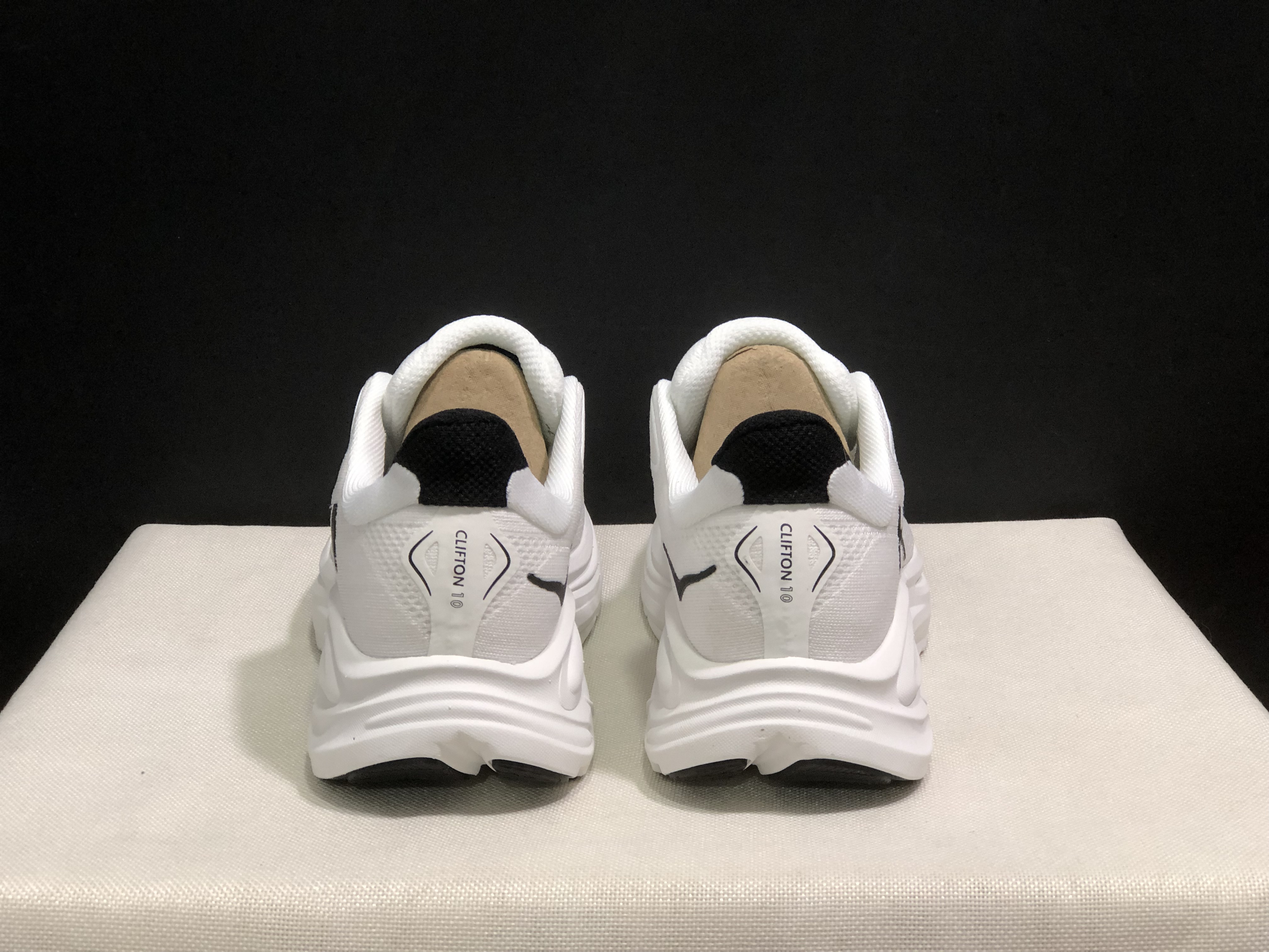 Hoka One One Clifton 10 Fashion Shoes Sneakers White