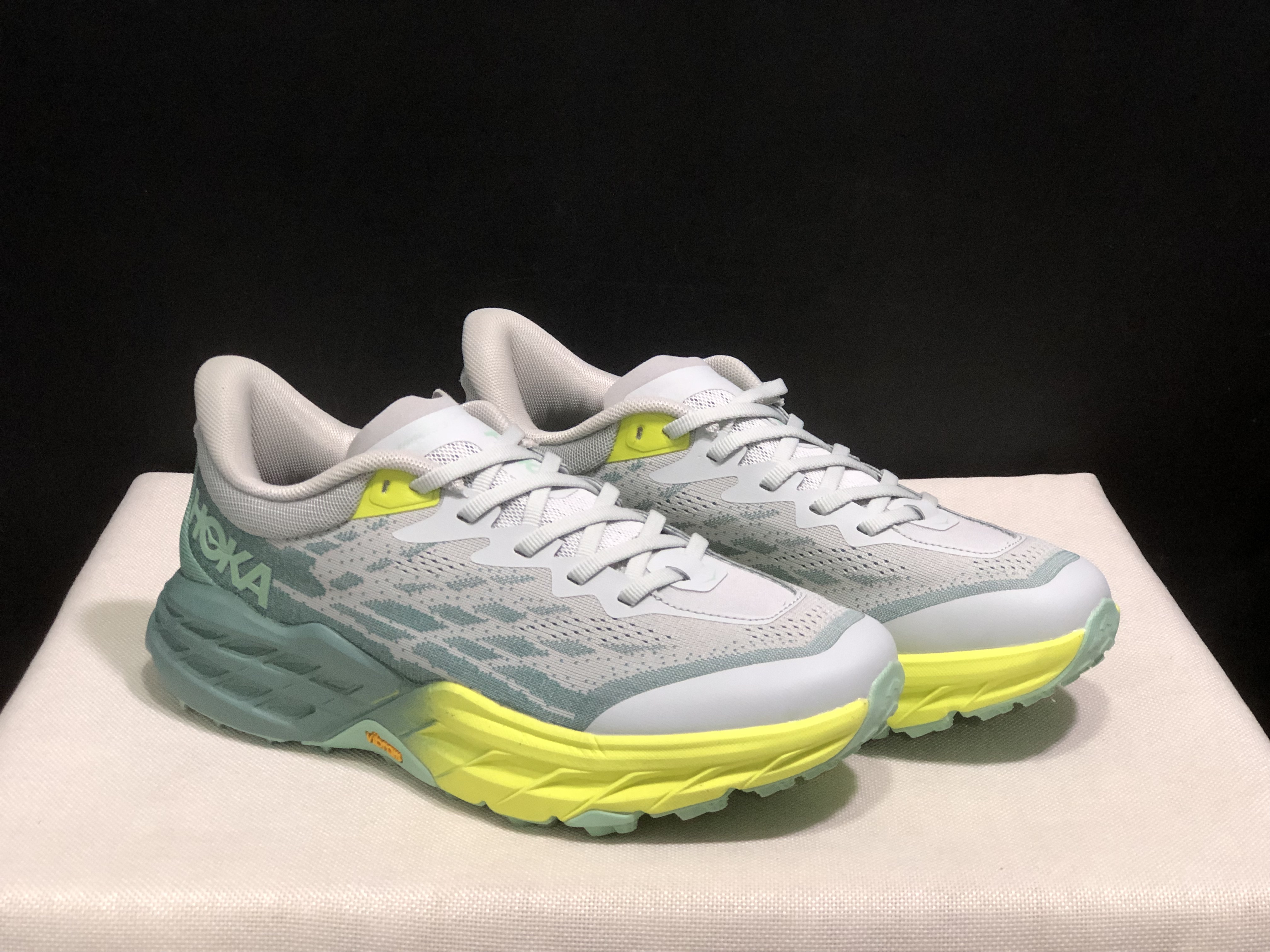 Hoka One One Speedgoat 5 Trail Running Shoes Sneakers Silver