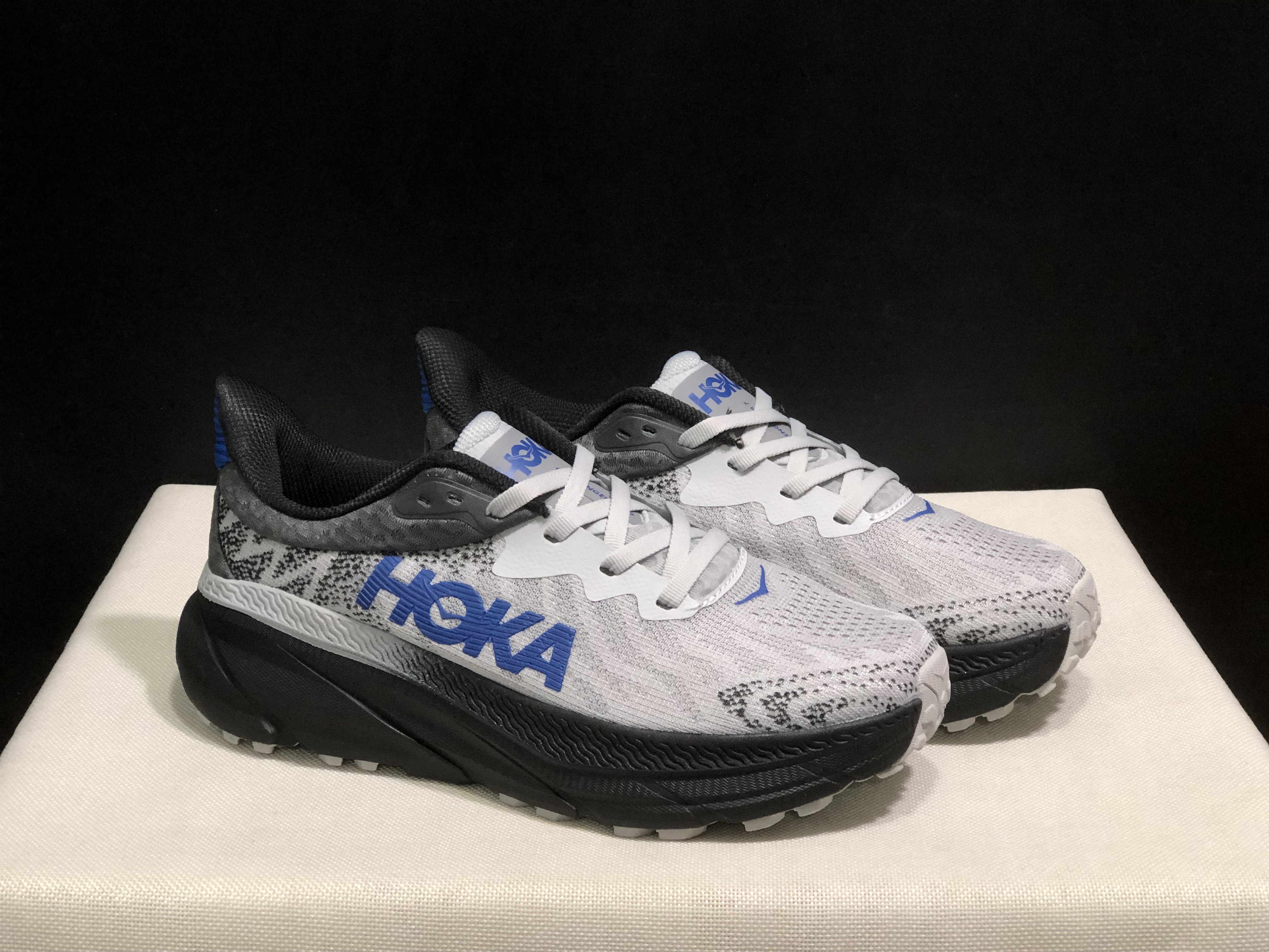 Hoka One One Challenger 7 Shock-absorbing Breathable Running Shoes Sneakers White/Black