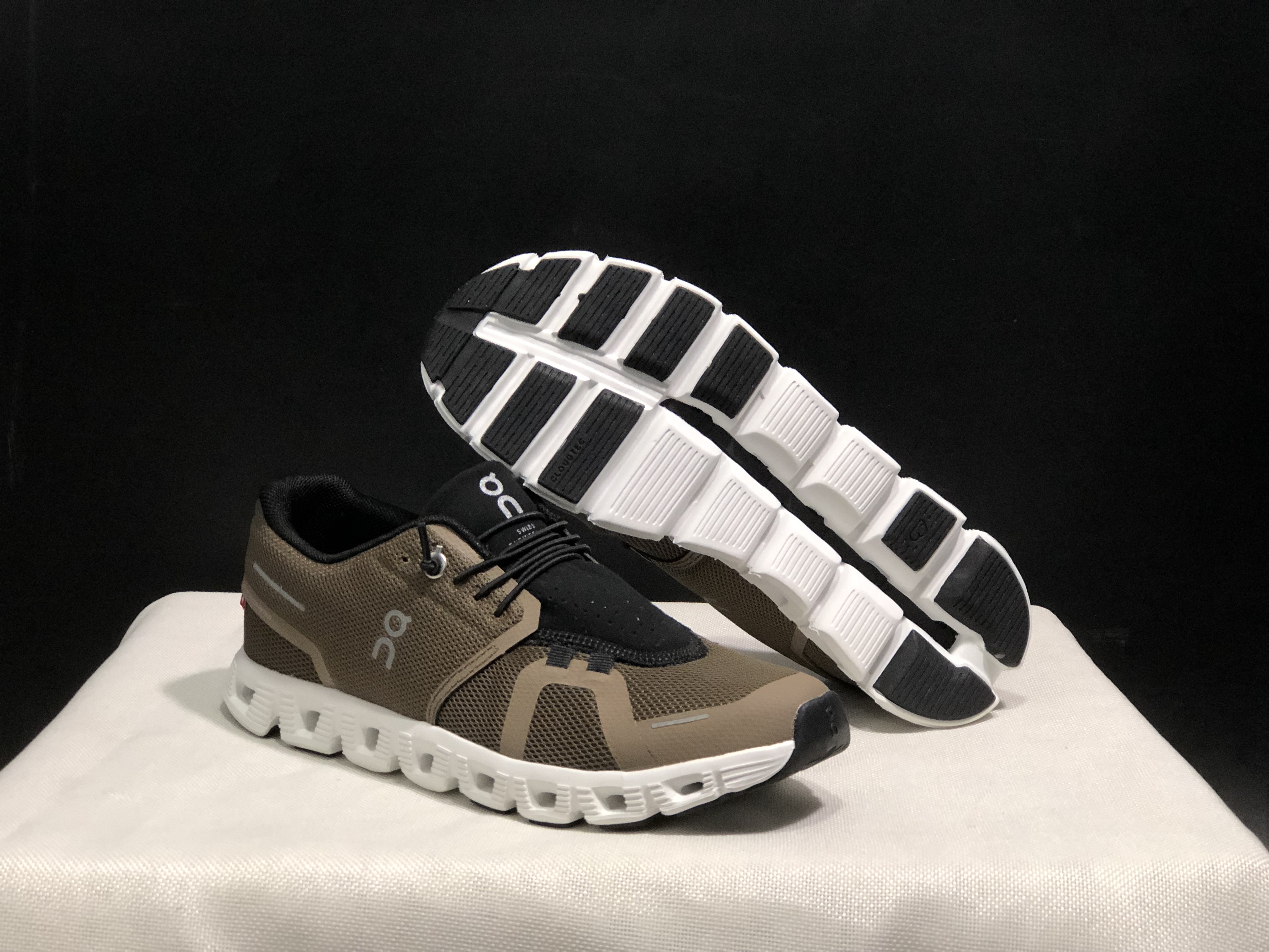 On Running Cloud 5 Lightweight Running Shoes Brown/Black