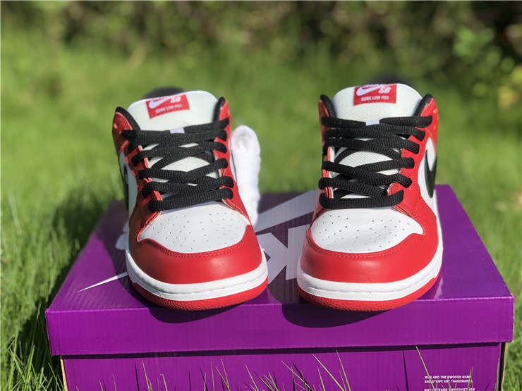 Nike Dunk SB Low J-Pack Chicago Red Sneakers