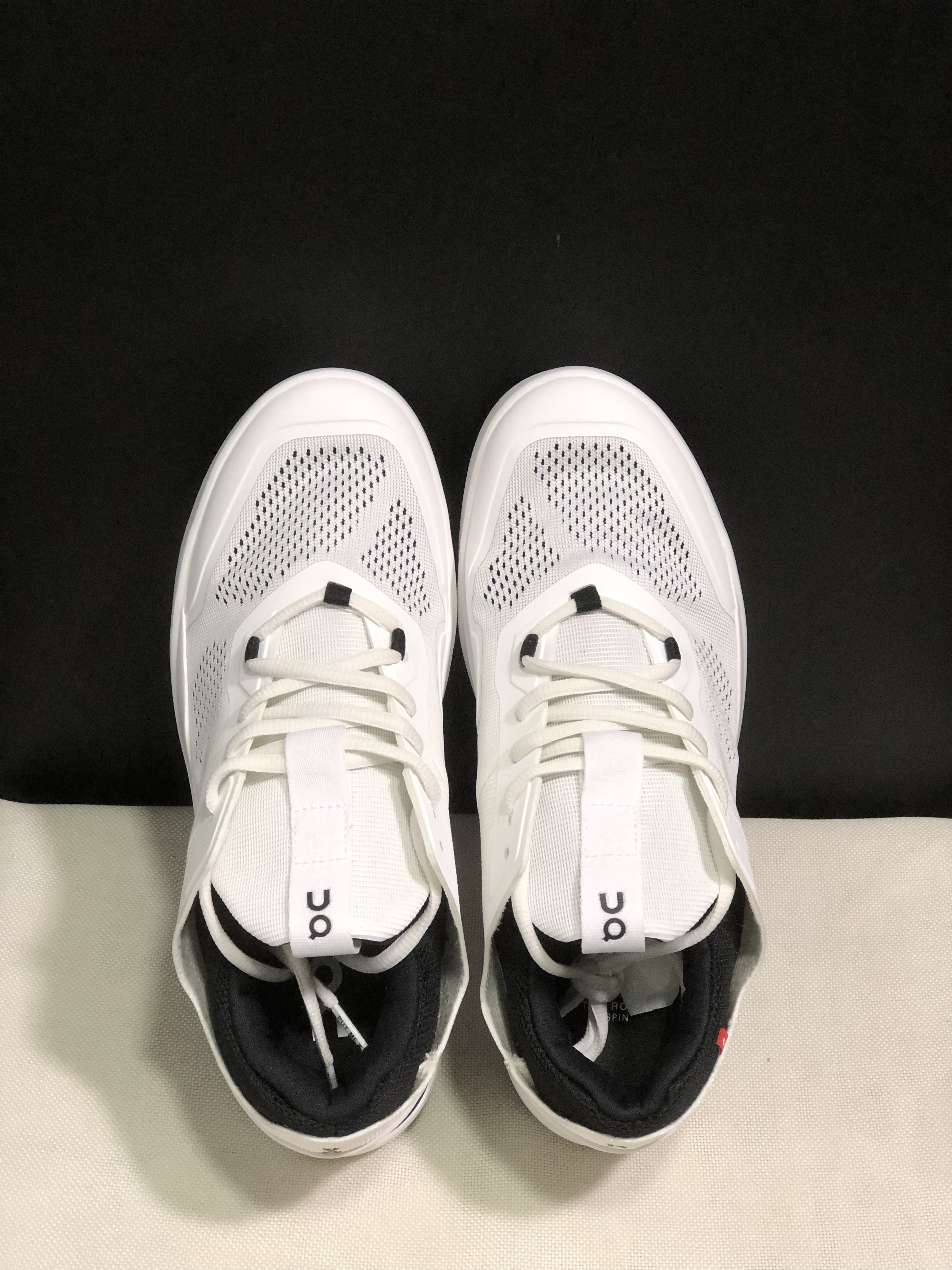 On Running The Roger Spin Breathable Mesh Sneakers White/Black