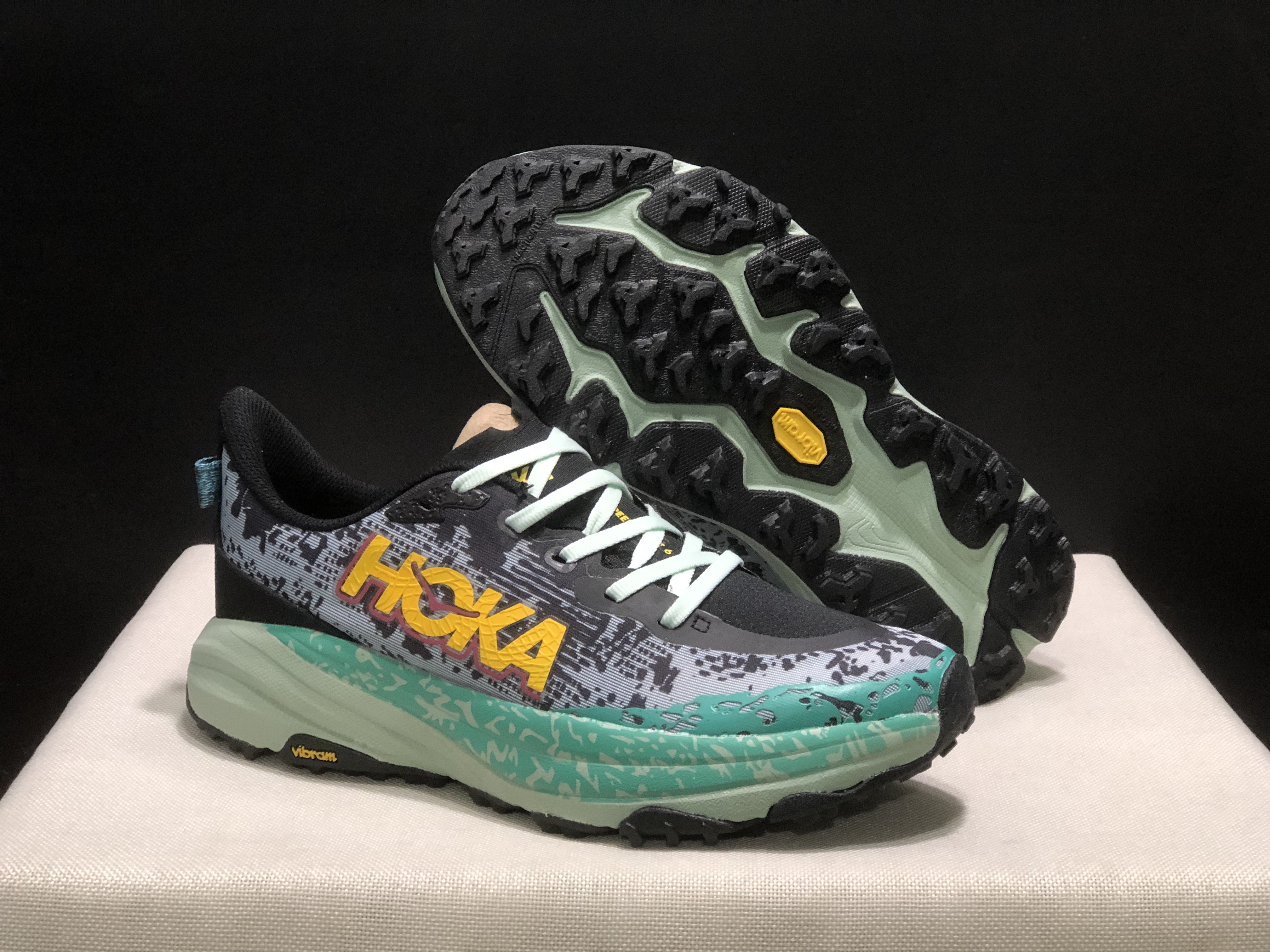 Hoka One One Speedgoat 6 Trail Running Shoes Sneakers Gray/Teal