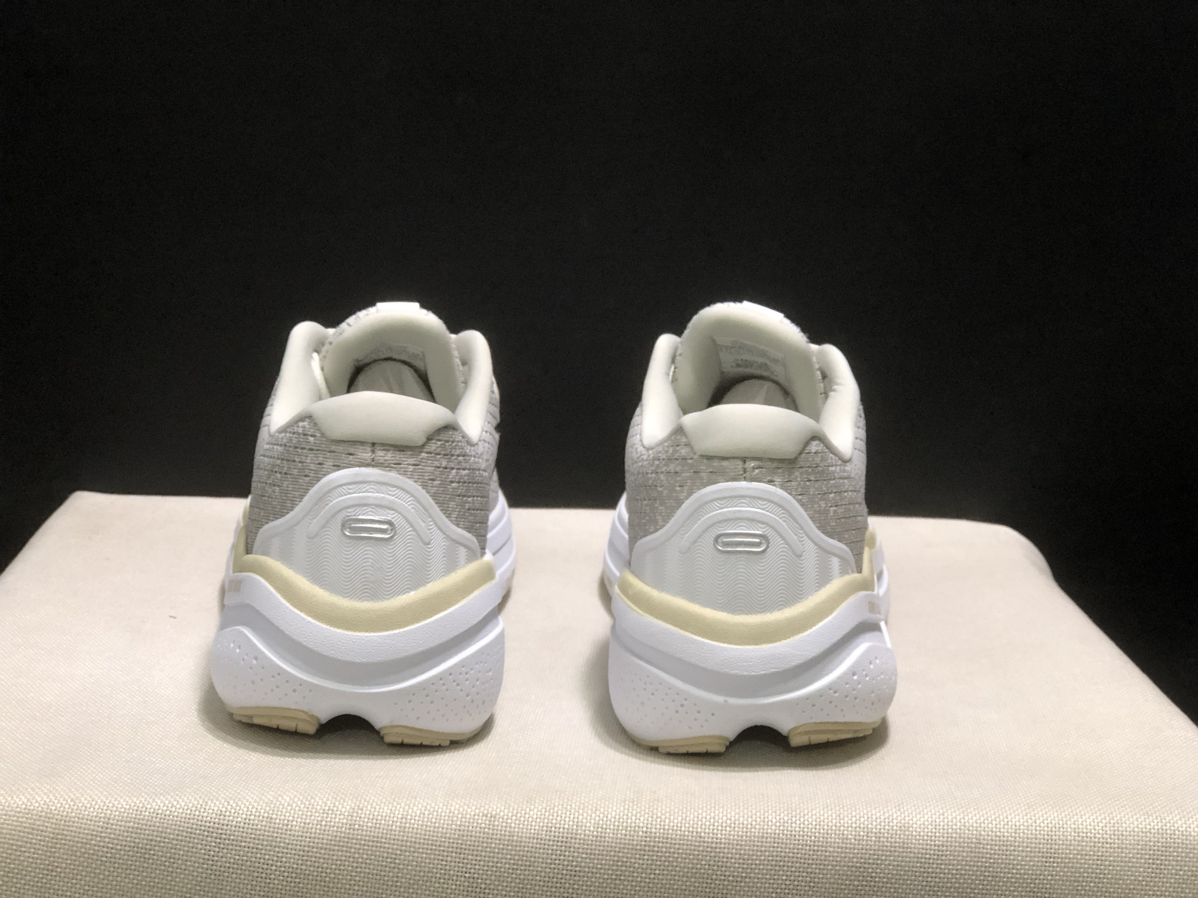 Brooks Ghost Max 2 Breathable Low-top Running Shoes Mushroom Grey