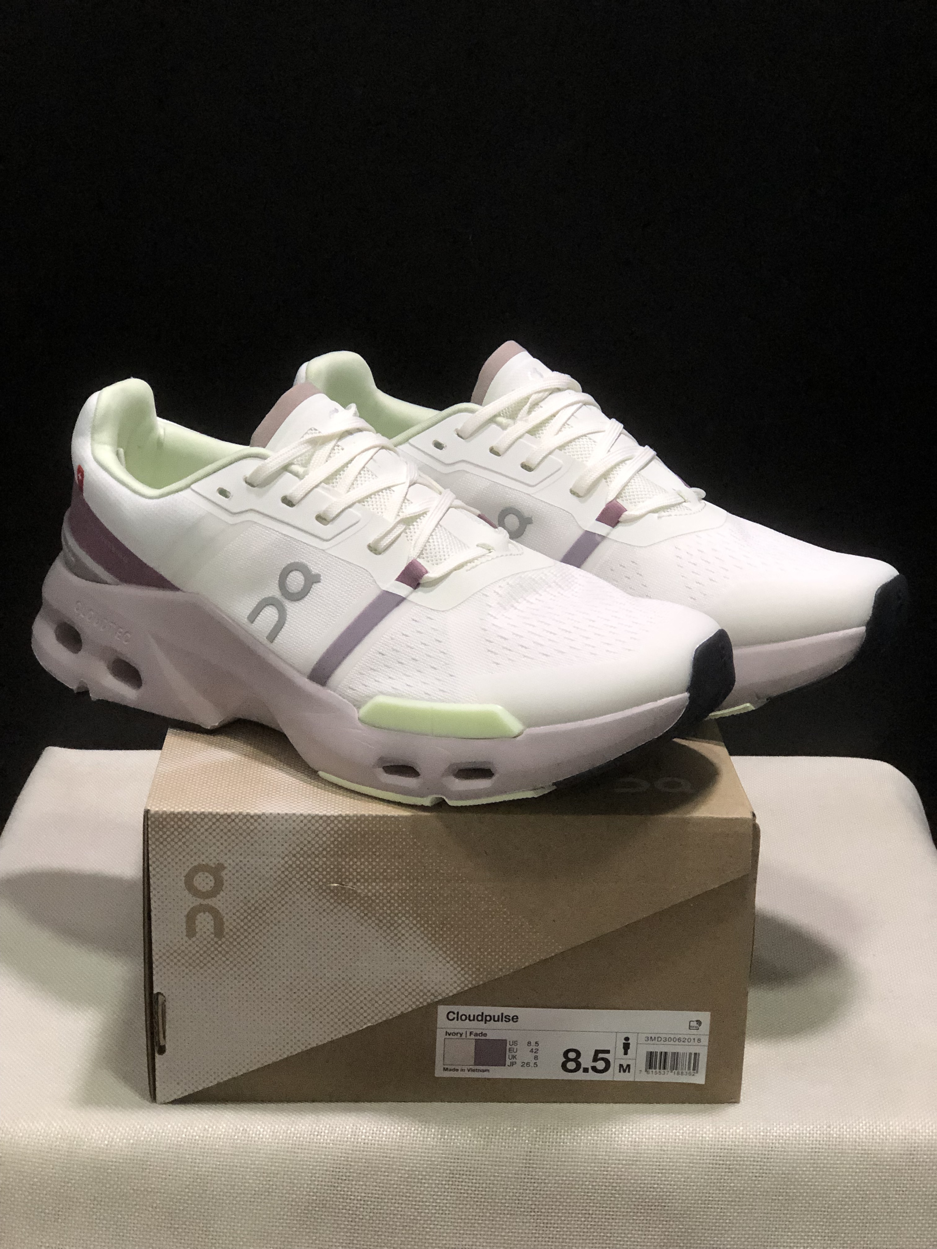 On Running Cloudpulse Comfortable Running Shoes Ivory/Fade