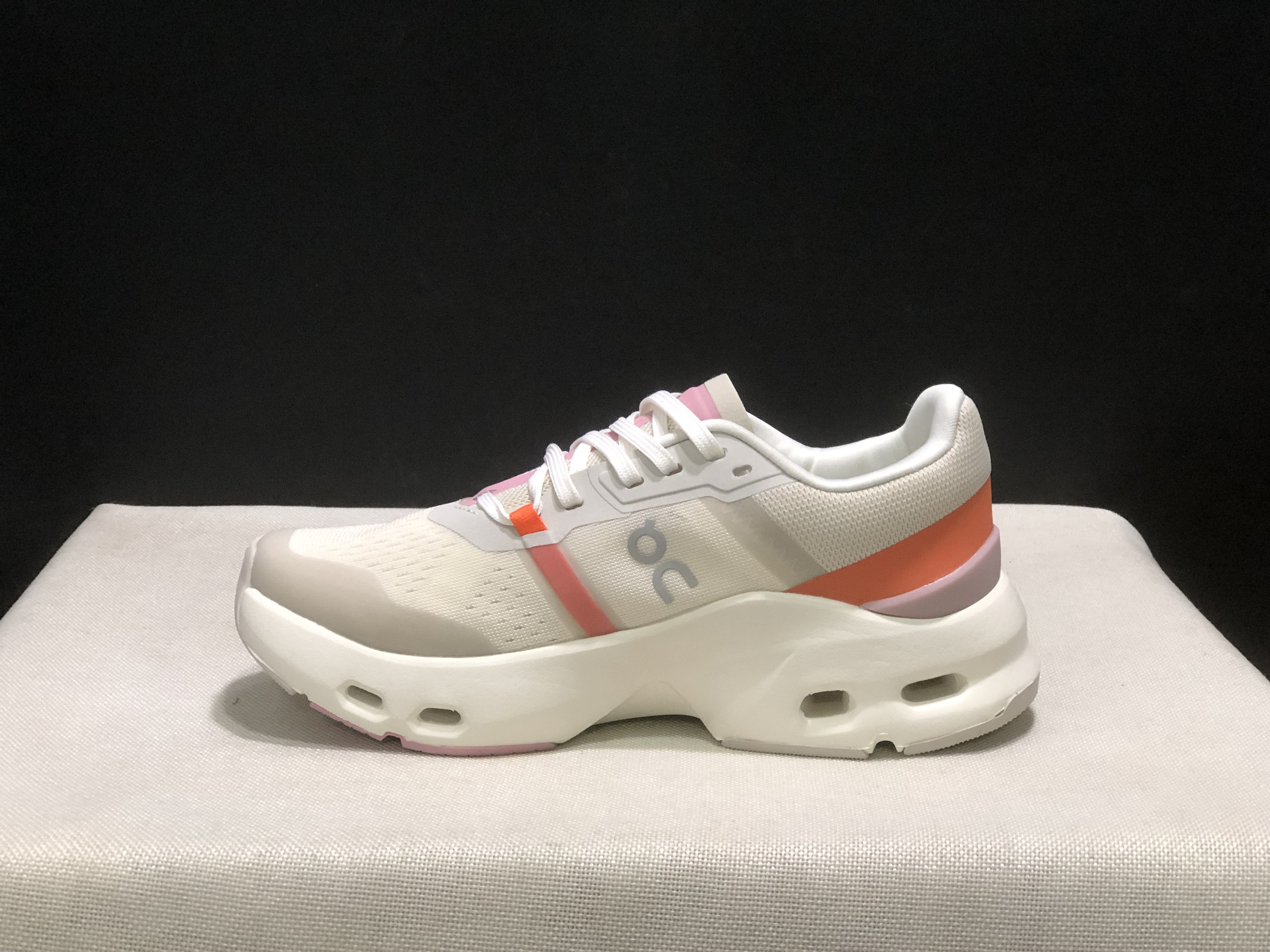 On Running Cloudpulse Comfortable Running Shoes Pearl/Blossom