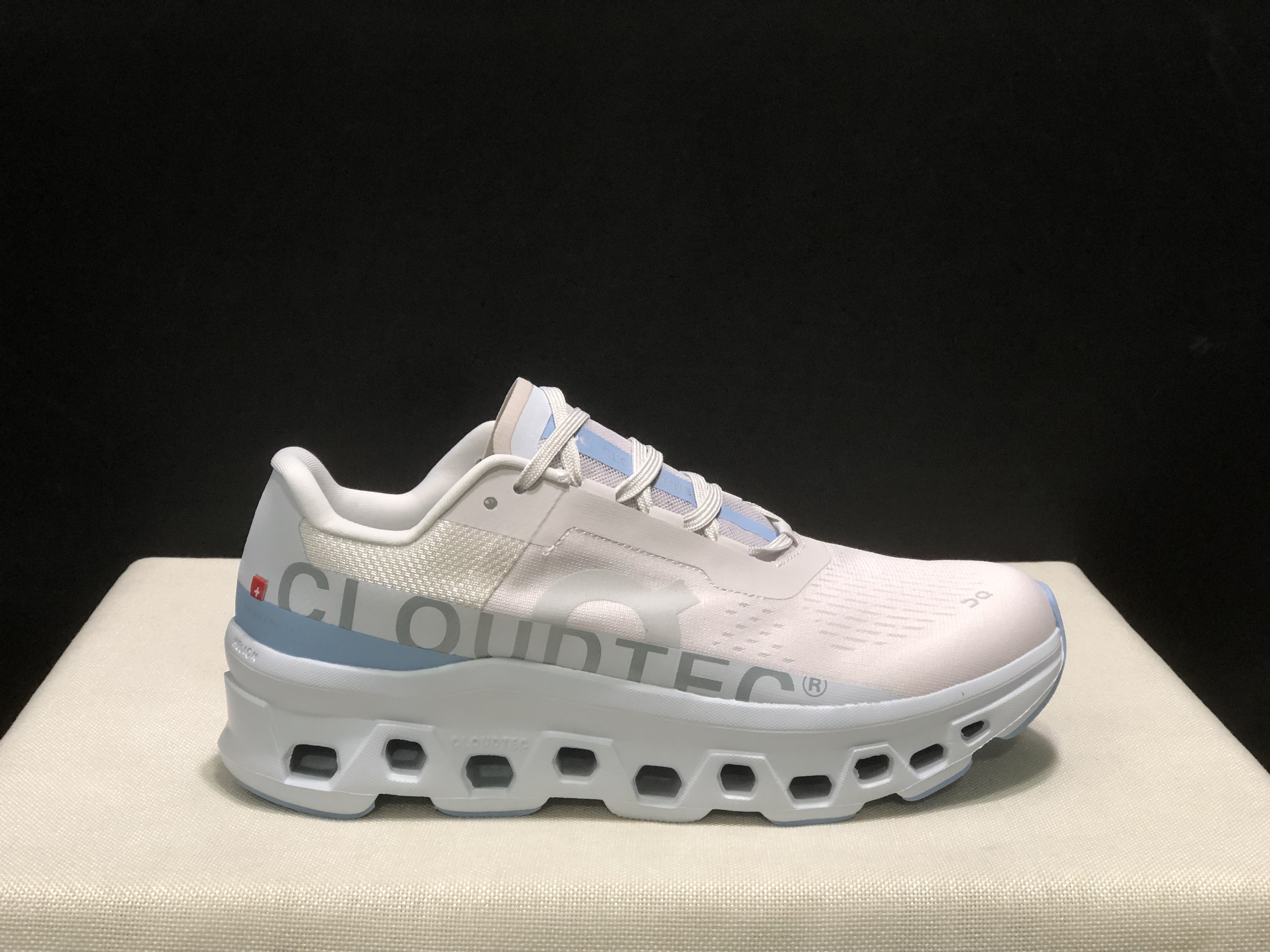 On Running Cloudmonster Anti-Slip Running Shoes Frost/Wash