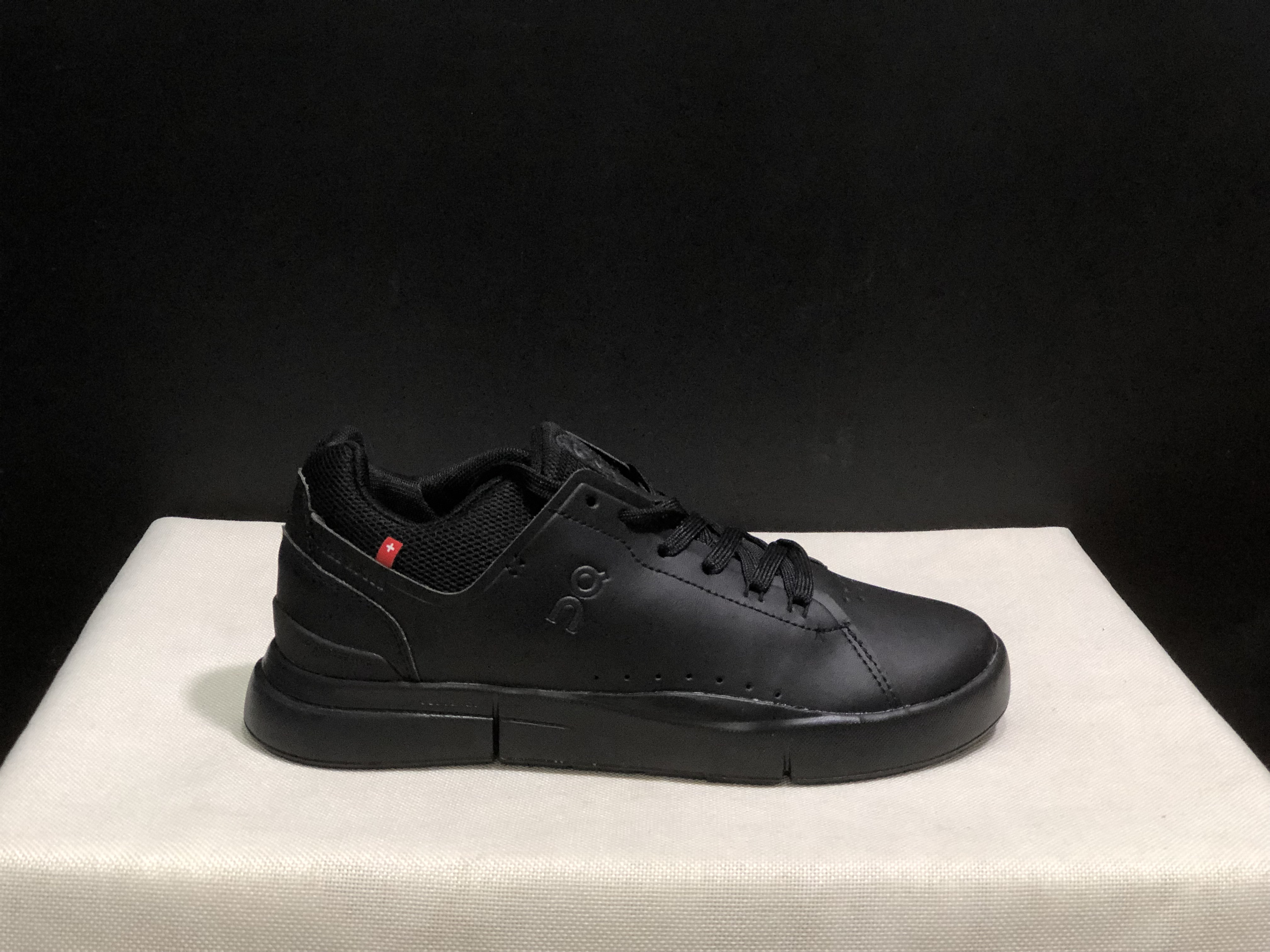 On Running The Roger Spin Board Shoes All Black