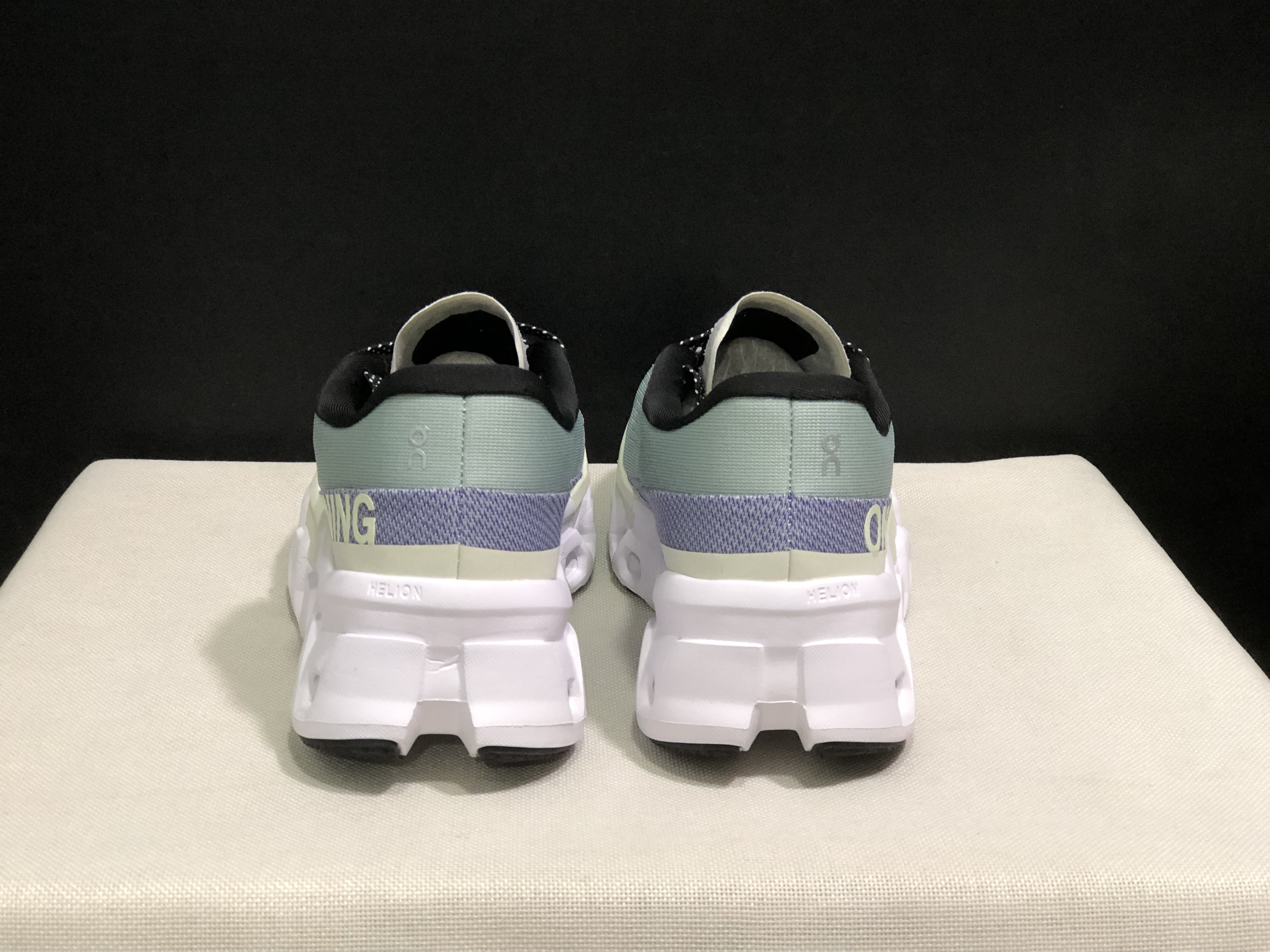 On Running Cloudmonster 2 Shock-Absorbing And Breathable Running Shoes Mineral/Aloe