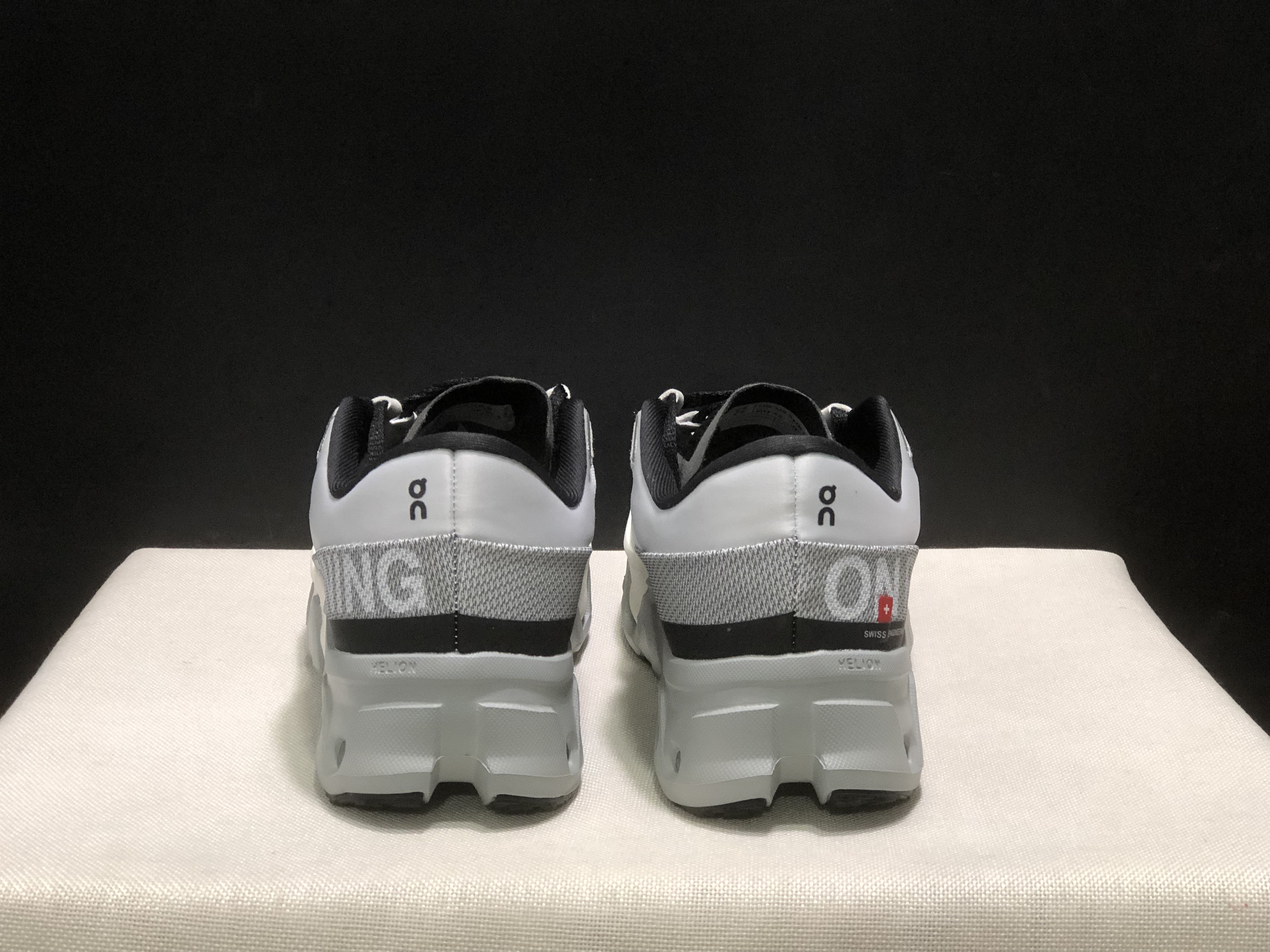 On Running Cloudmonster Hyper Running Shoes Light Grey/Black